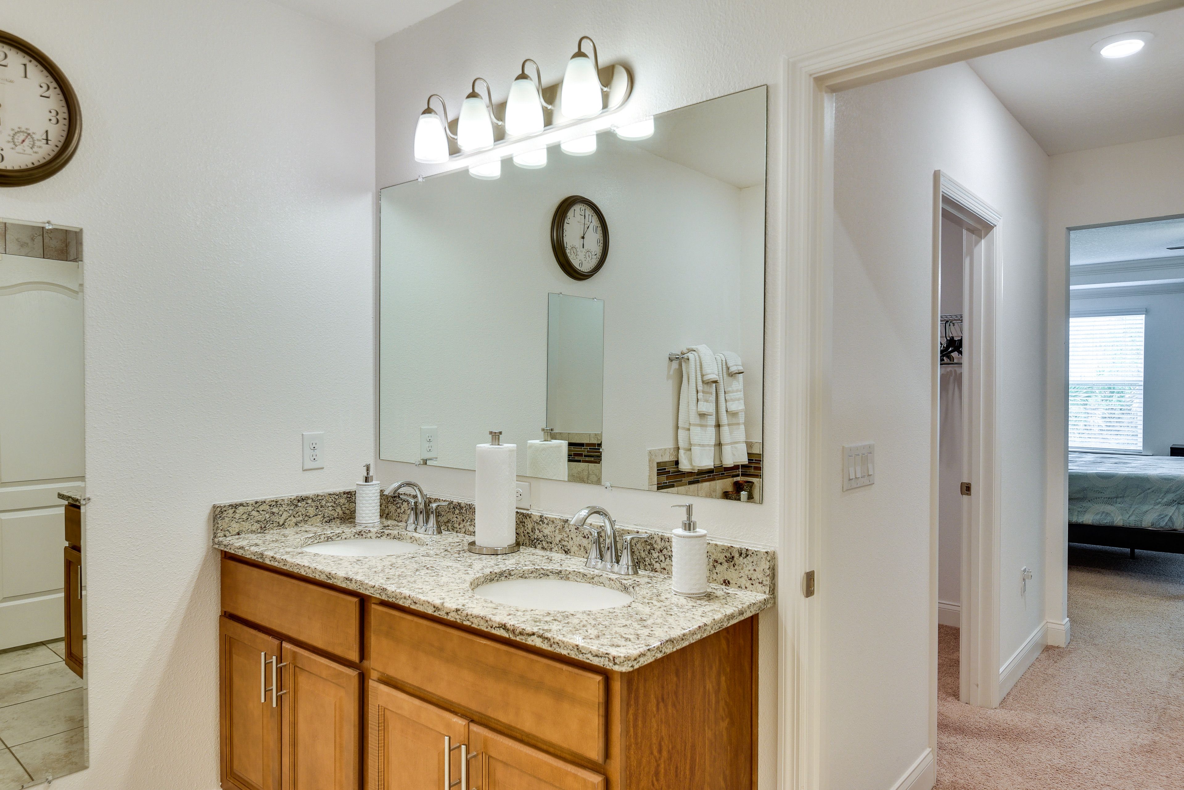 Full Bathroom | Walk-In Shower | Soaking Tub | Complimentary Toiletries