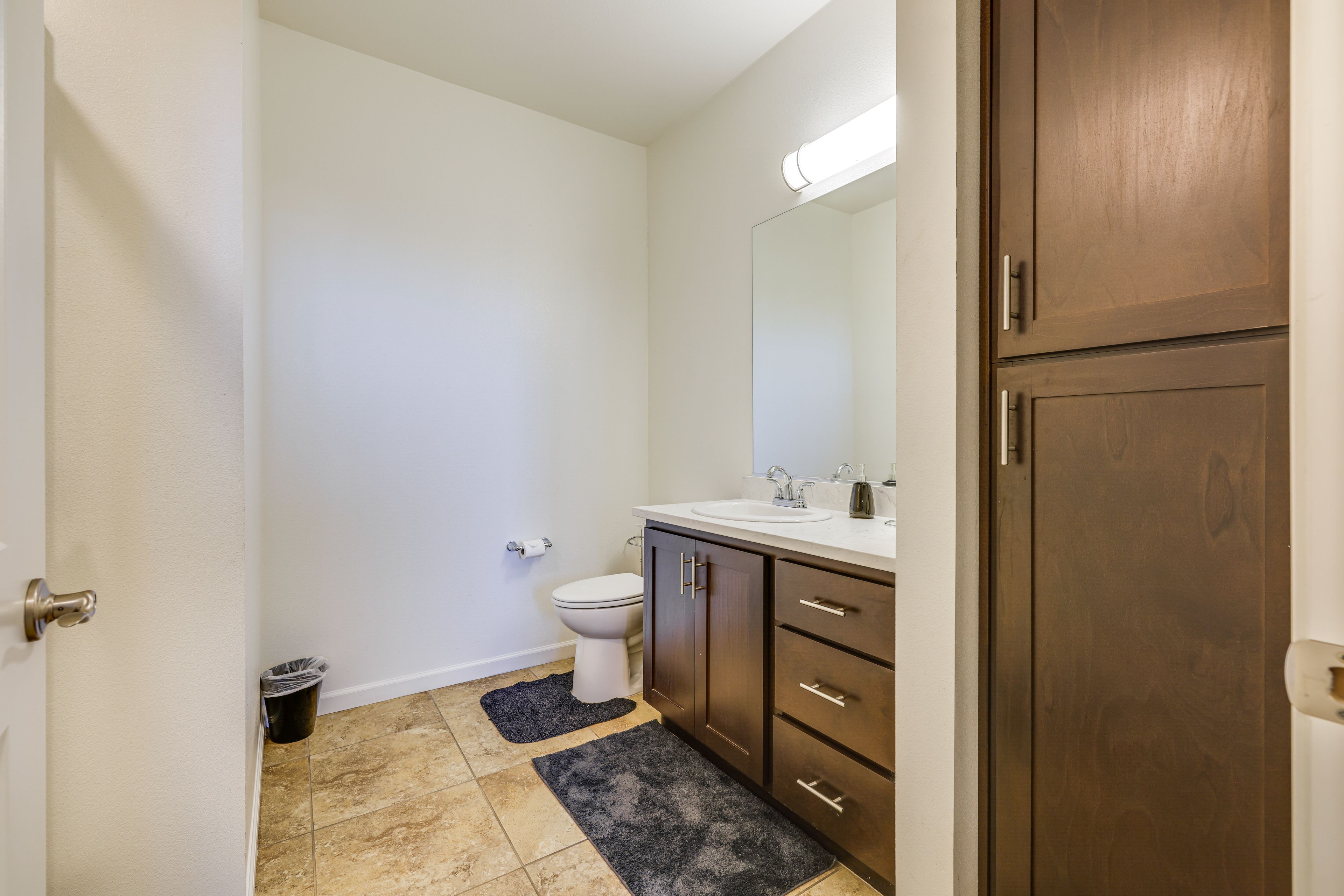 Full Bathroom | Shower | Complimentary Toiletries