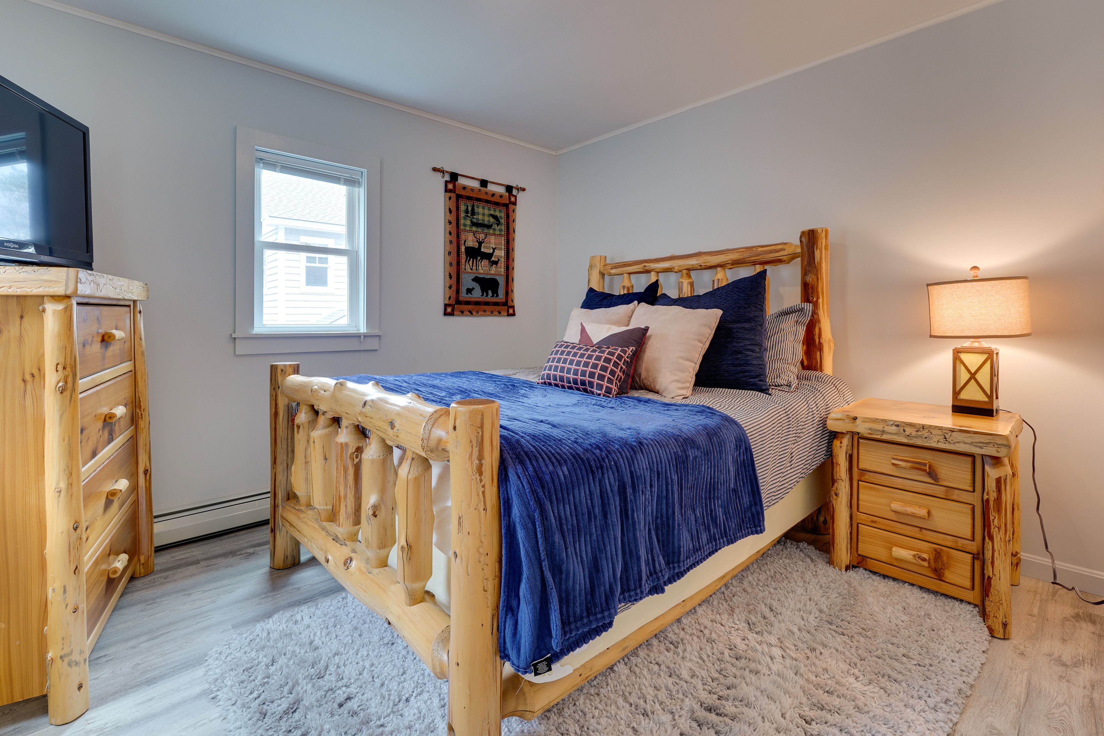 Bedroom 1 | 1st Floor | Full Bed | Smart TV | Linens Provided