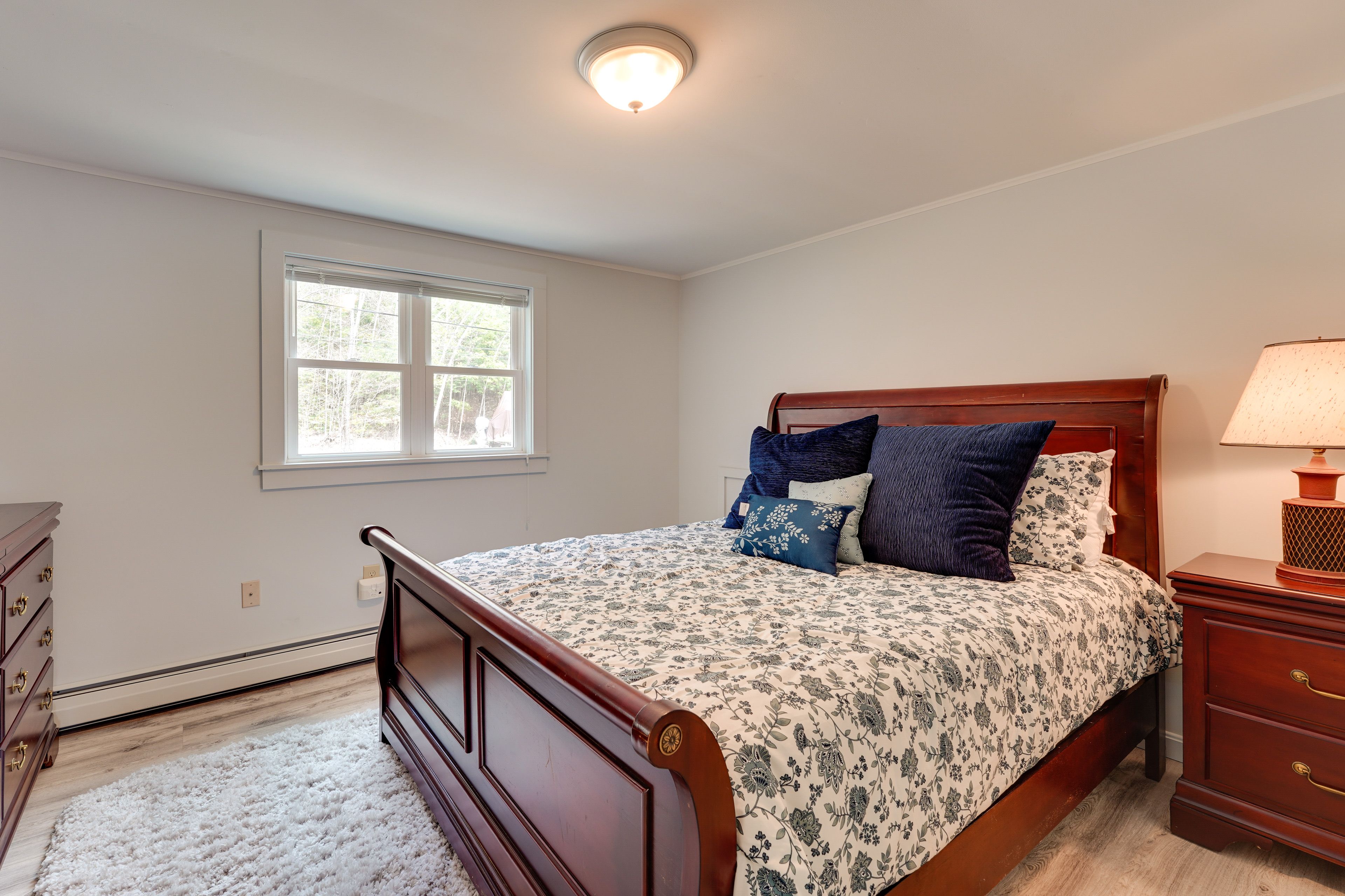 Bedroom 2 | 2nd Floor | Queen Bed