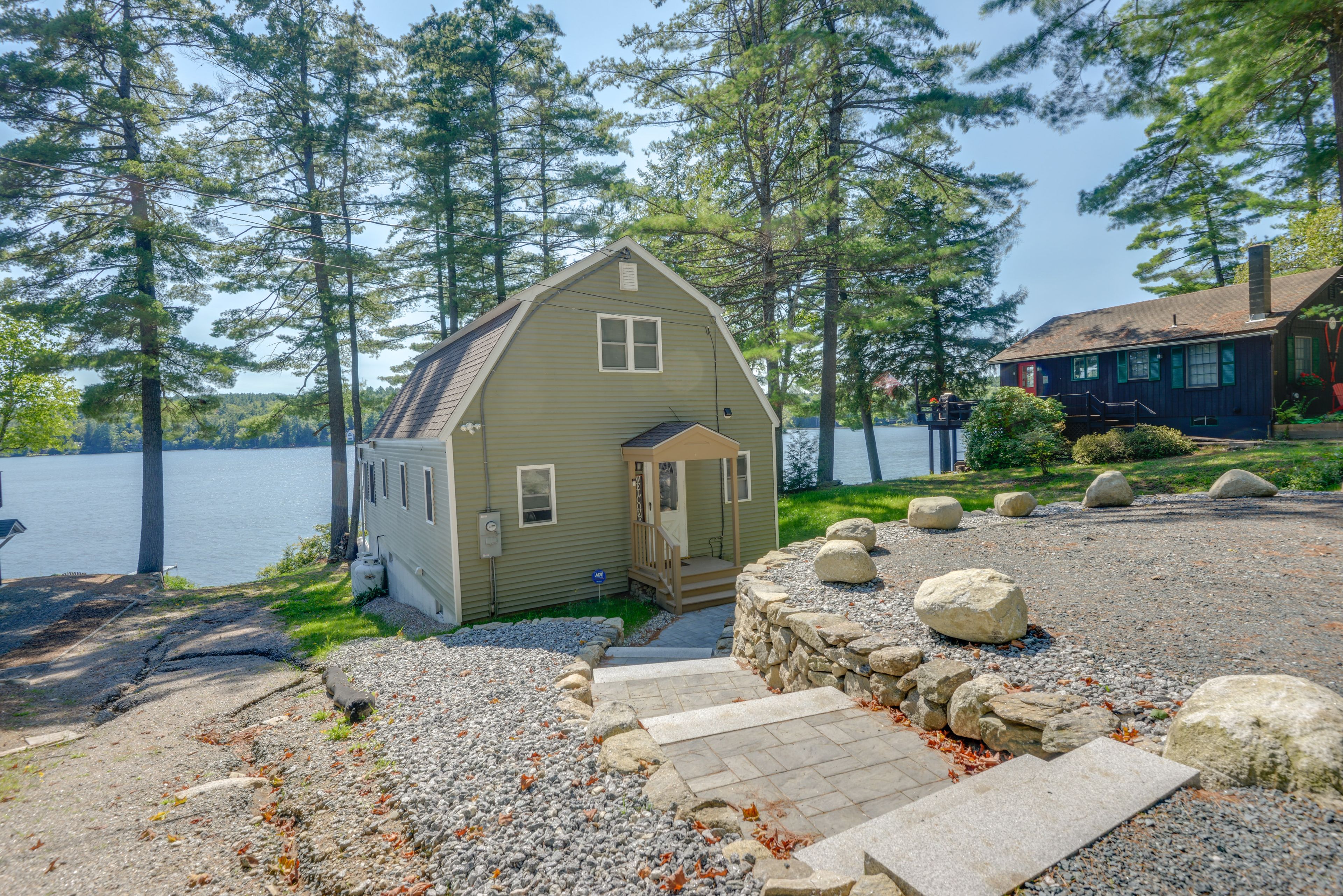 2-Story Cabin | On-Site Perkins Pond Access | Kayaks | 7 Mi to Mount Sunapee