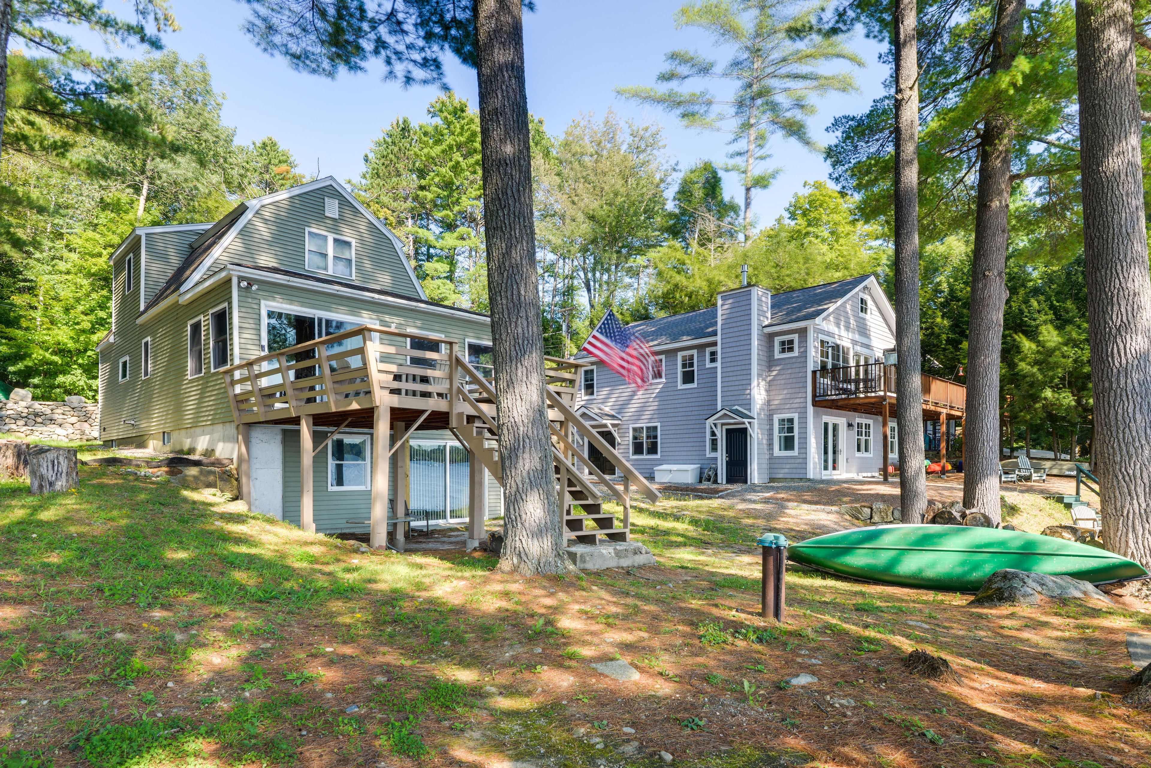 Backyard | Fire Pit | 2 Kayaks & 2 Canoes