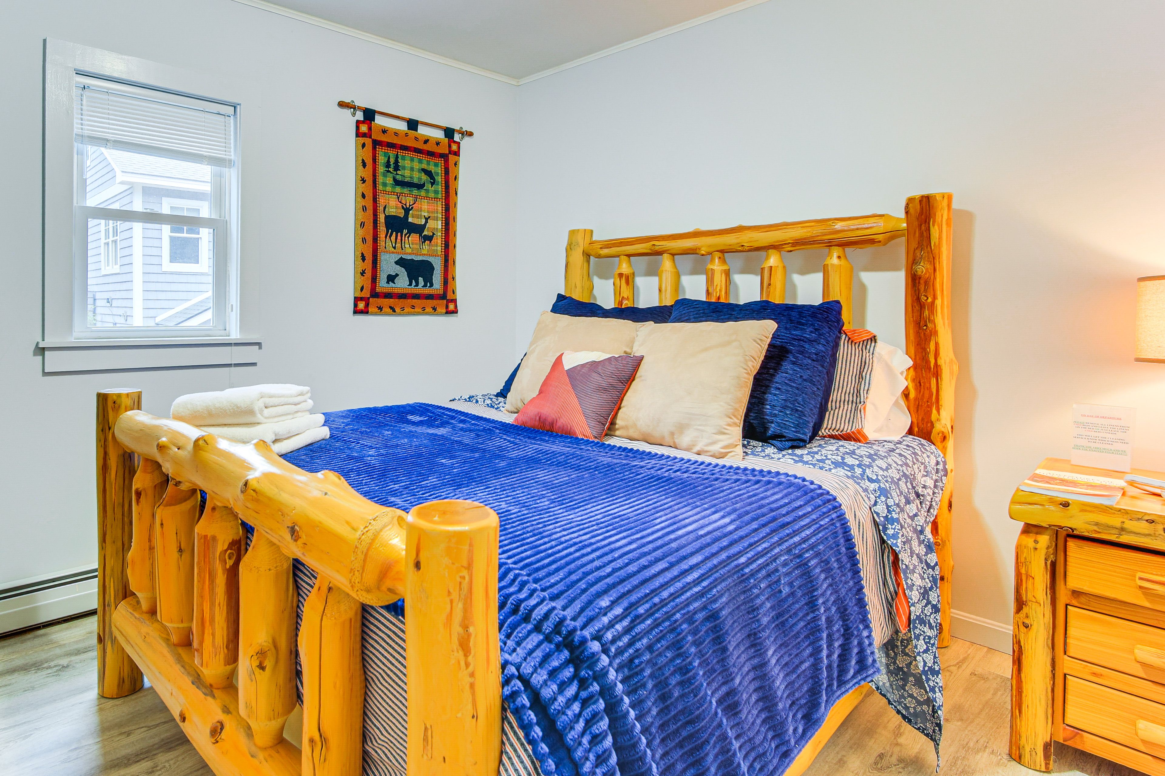 Bedroom 1 | 1st Floor | Full Bed | Smart TV | Linens Provided