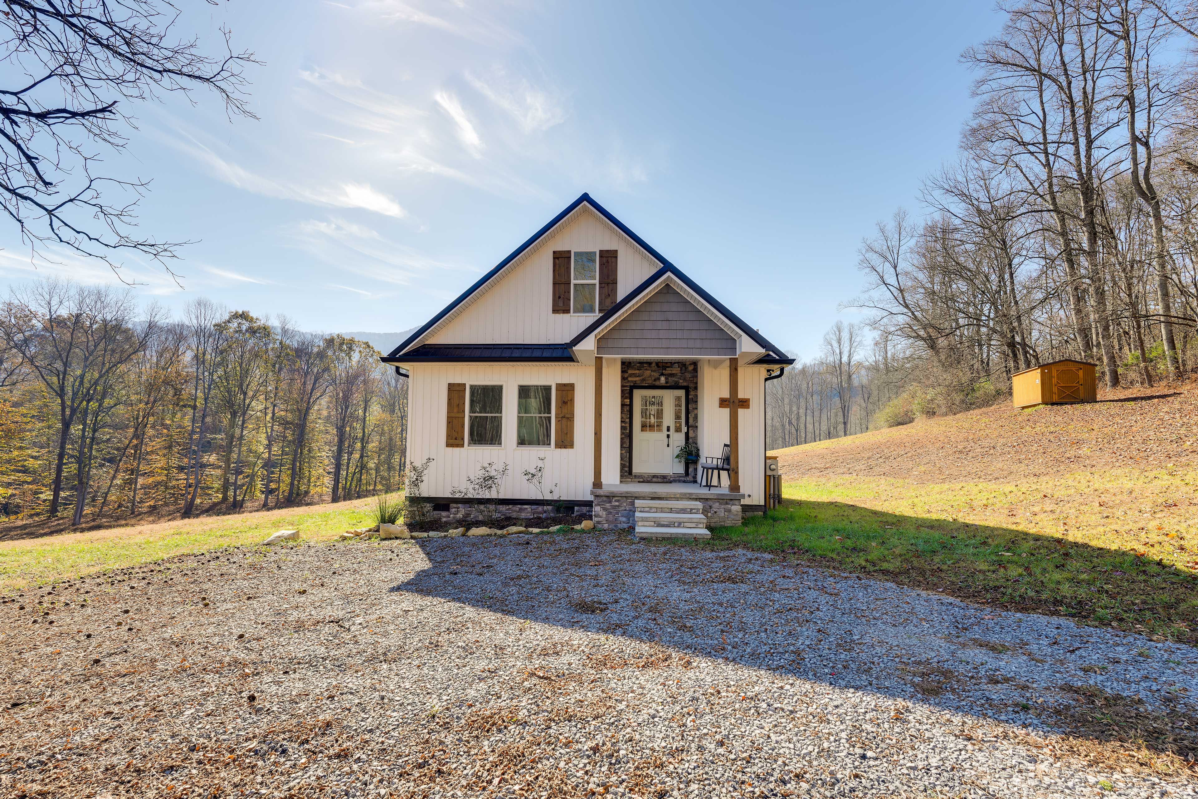 Property Exterior | Gravel Driveway (4 Vehicles)