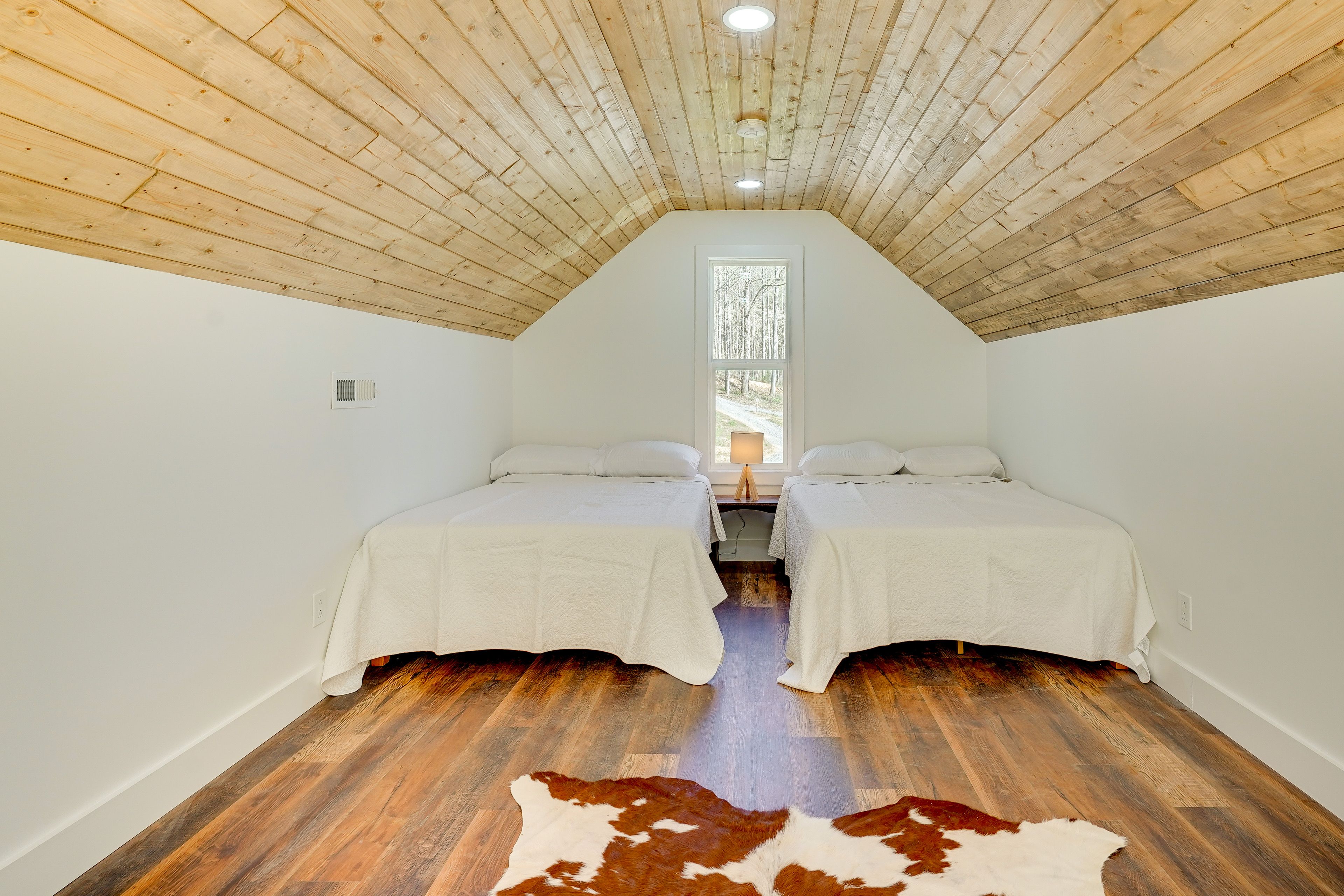 Loft | 2nd Floor | 2 Full Beds