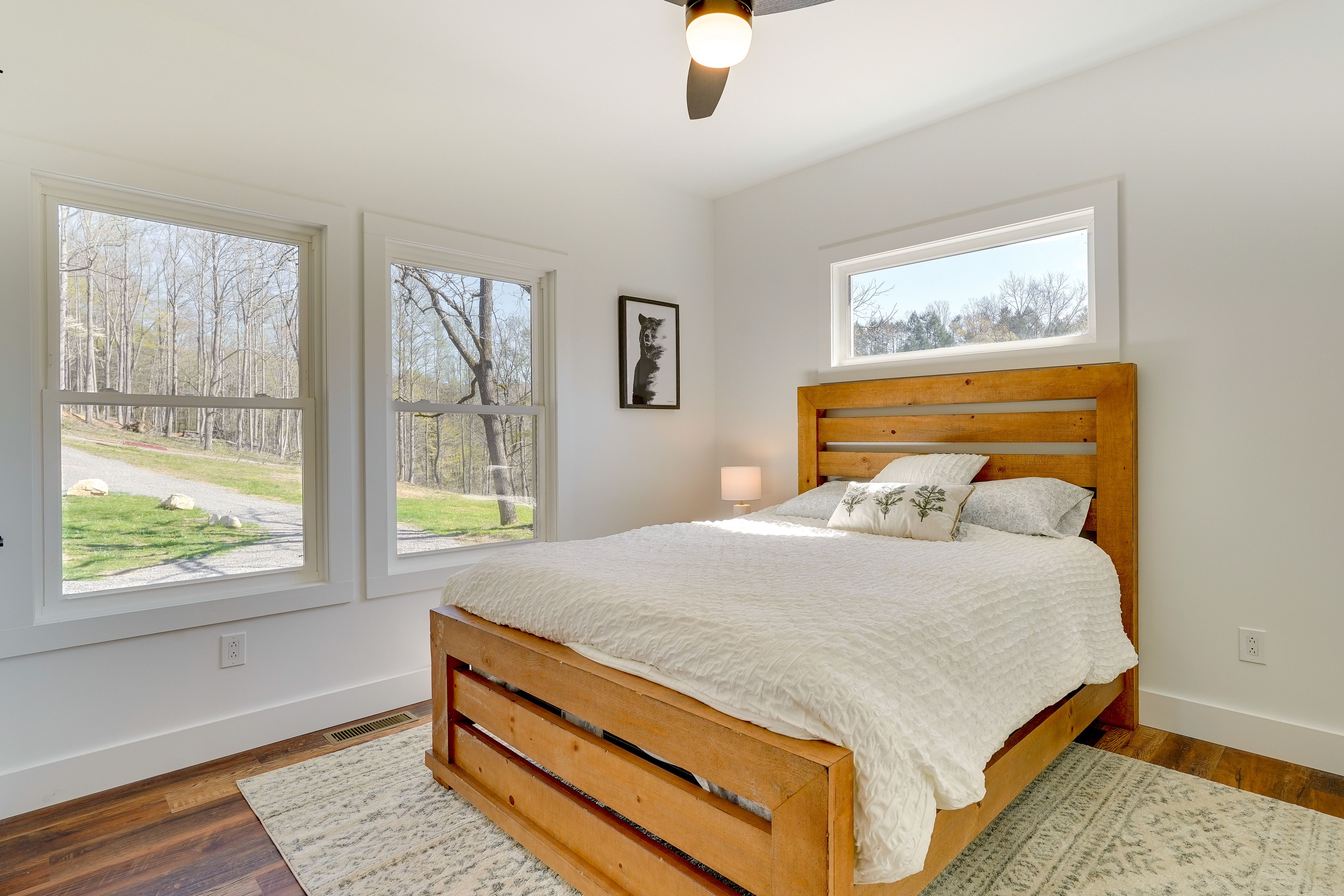 Bedroom 1 | 1st Floor | Queen Bed | Linens Provided