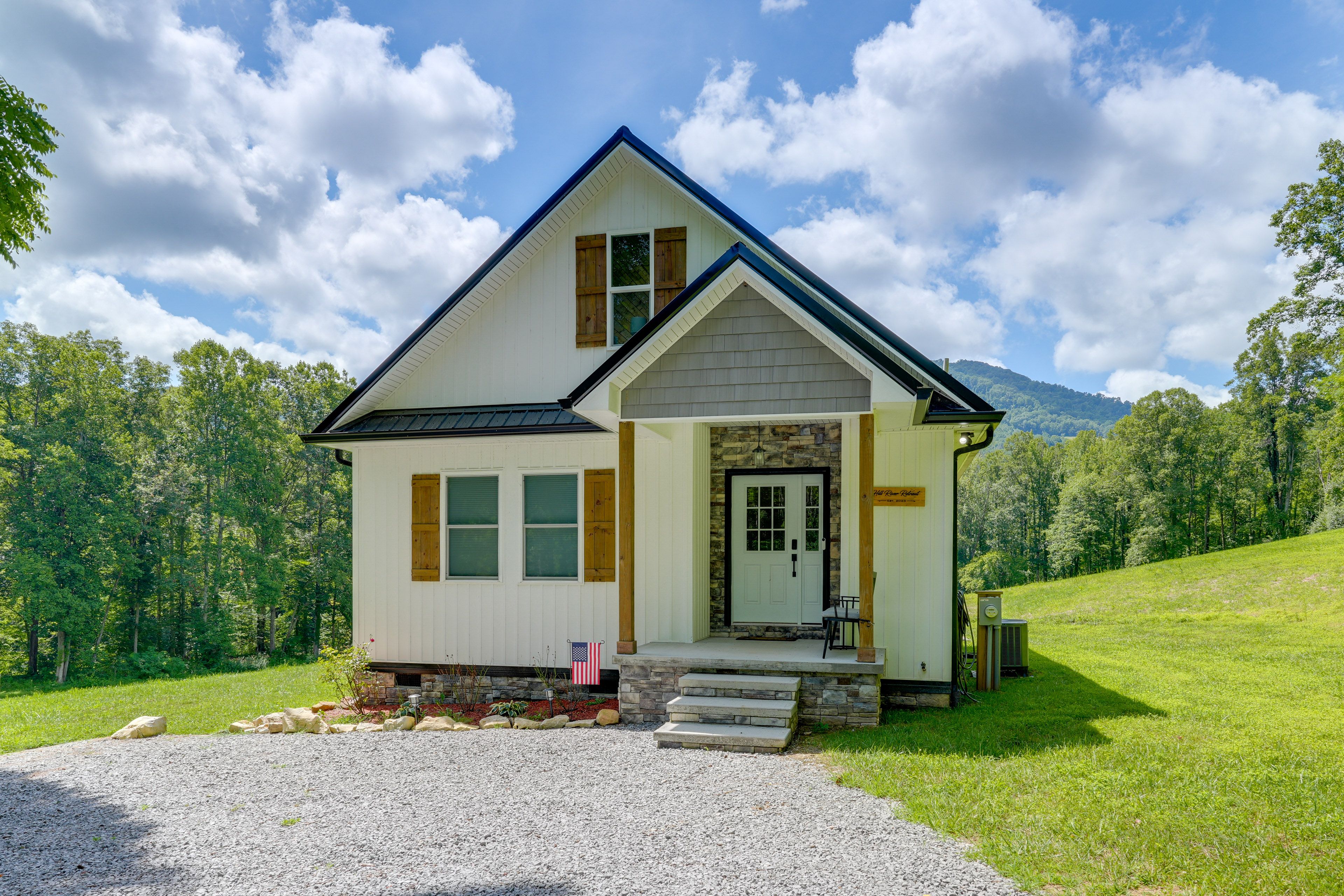 Property Exterior | Gravel Driveway (4 Vehicles)