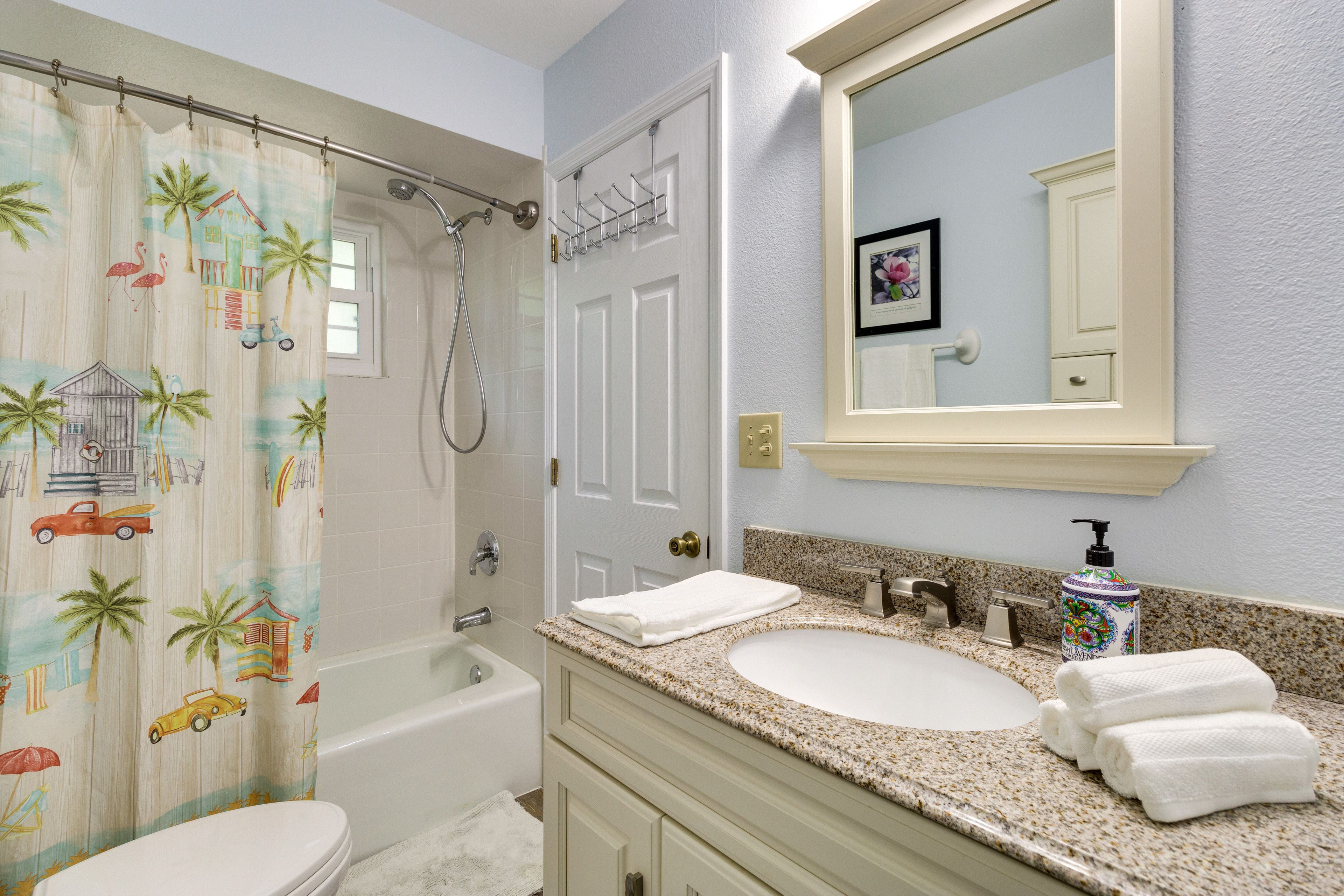 Full Bathroom | Complimentary Toiletries | Hair Dryer