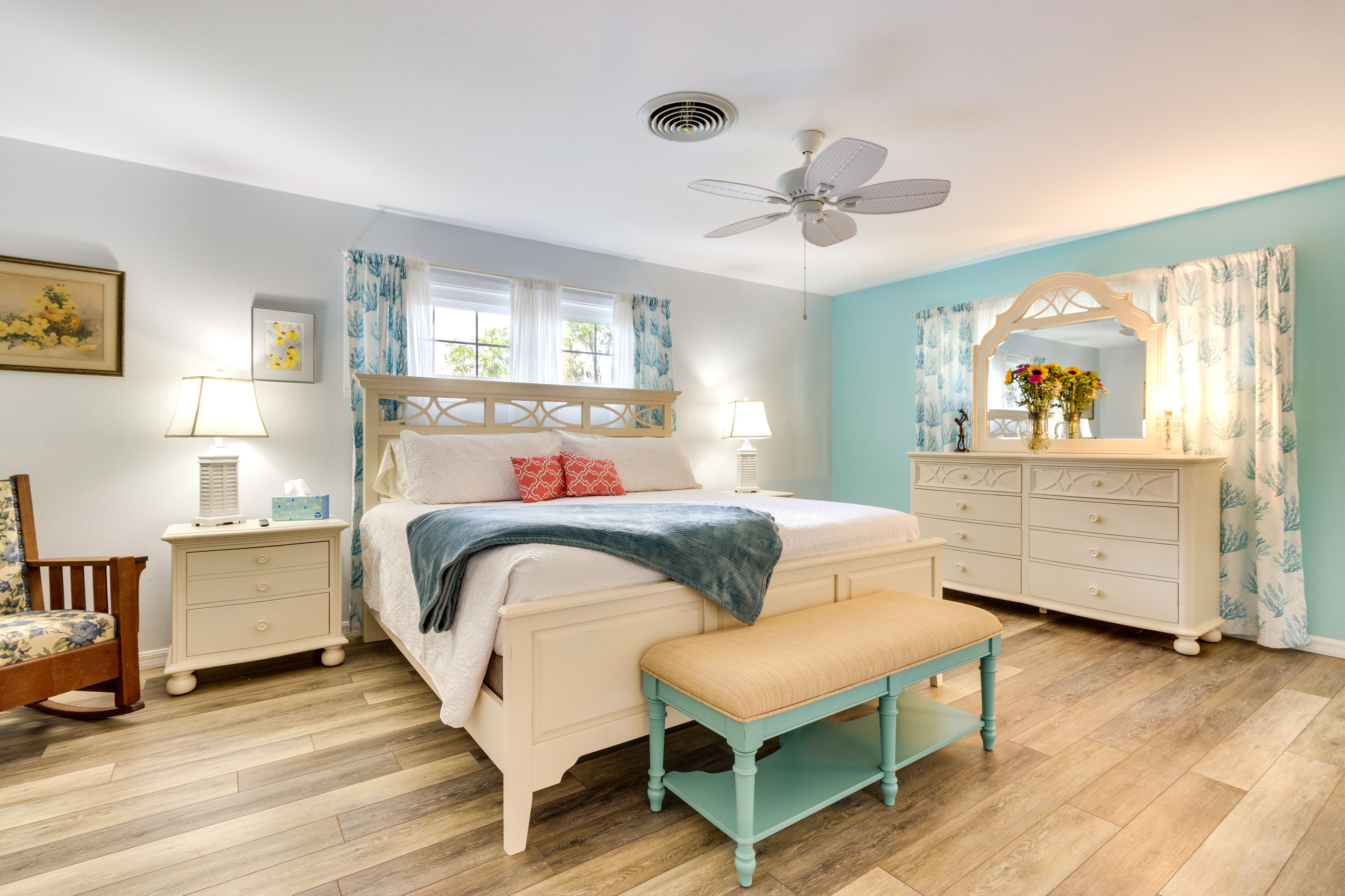 Bedroom 1 | King Bed | En-Suite Bathroom