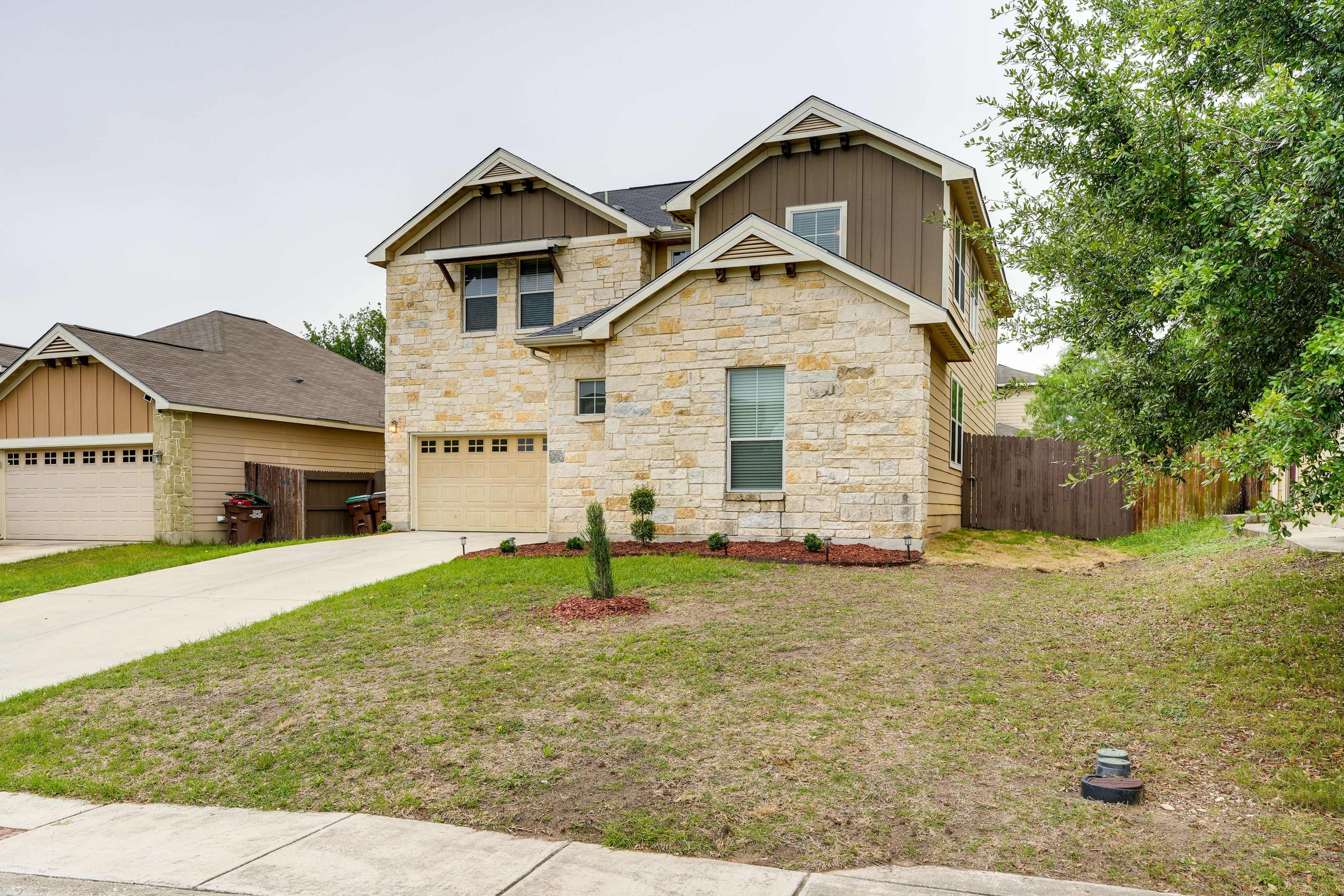 House Exterior | Lockbox Entry
