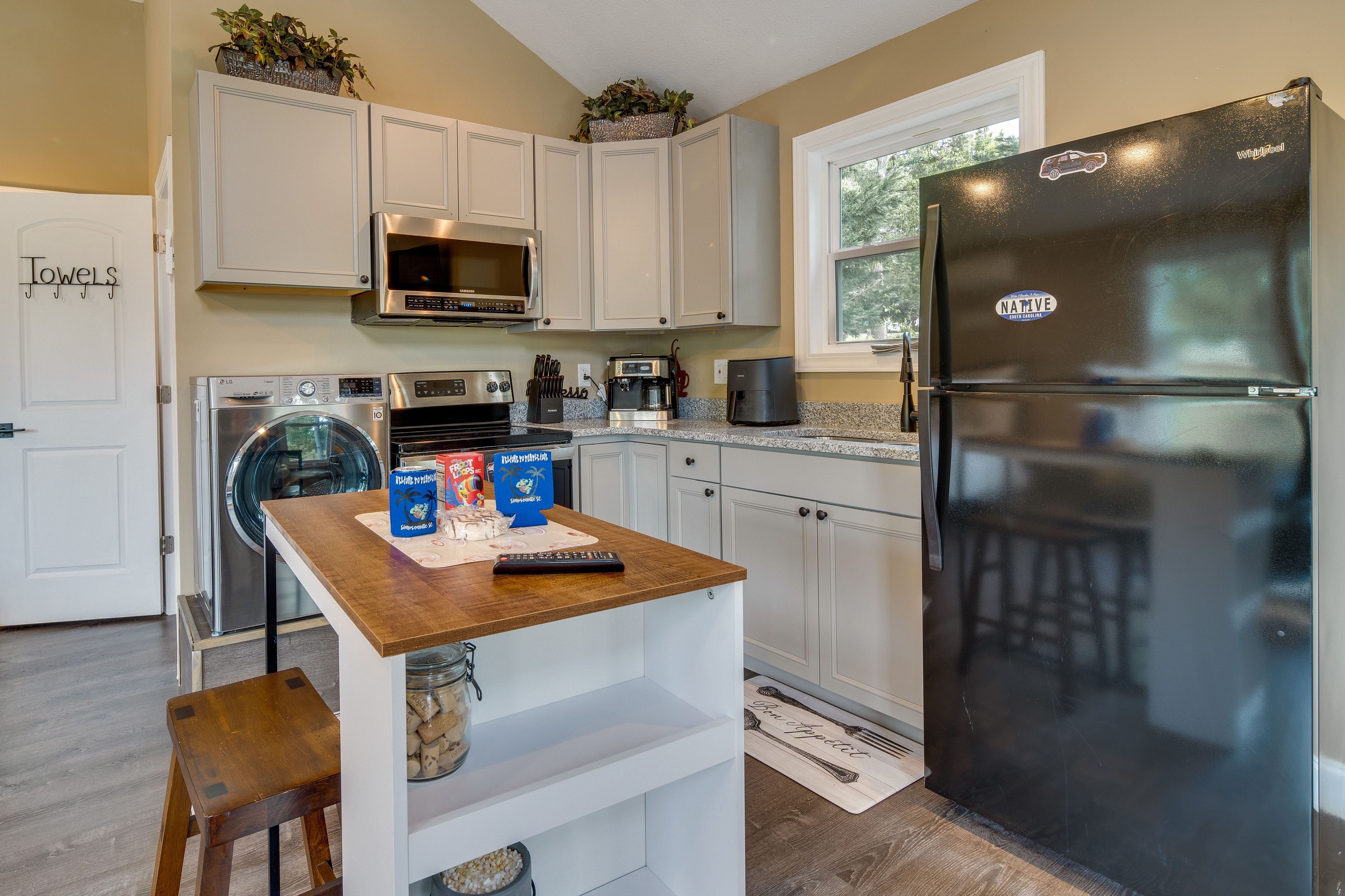 Kitchen | Cooking Basics | Coffee Maker | Paper Towels/Trash Bags Provided