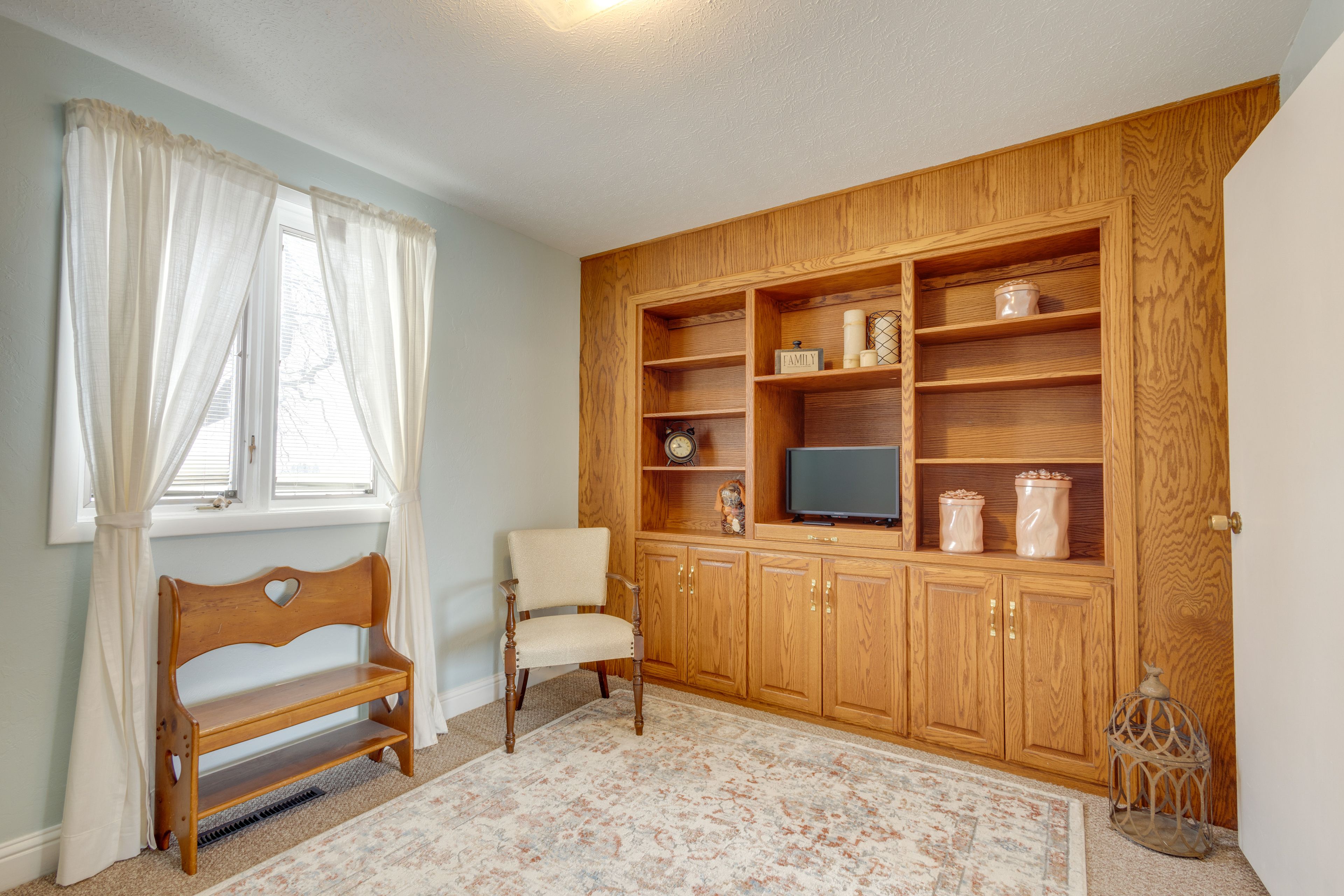 TV Room | Main Floor | Sleeper Sofa | Smart TV | Free WiFi