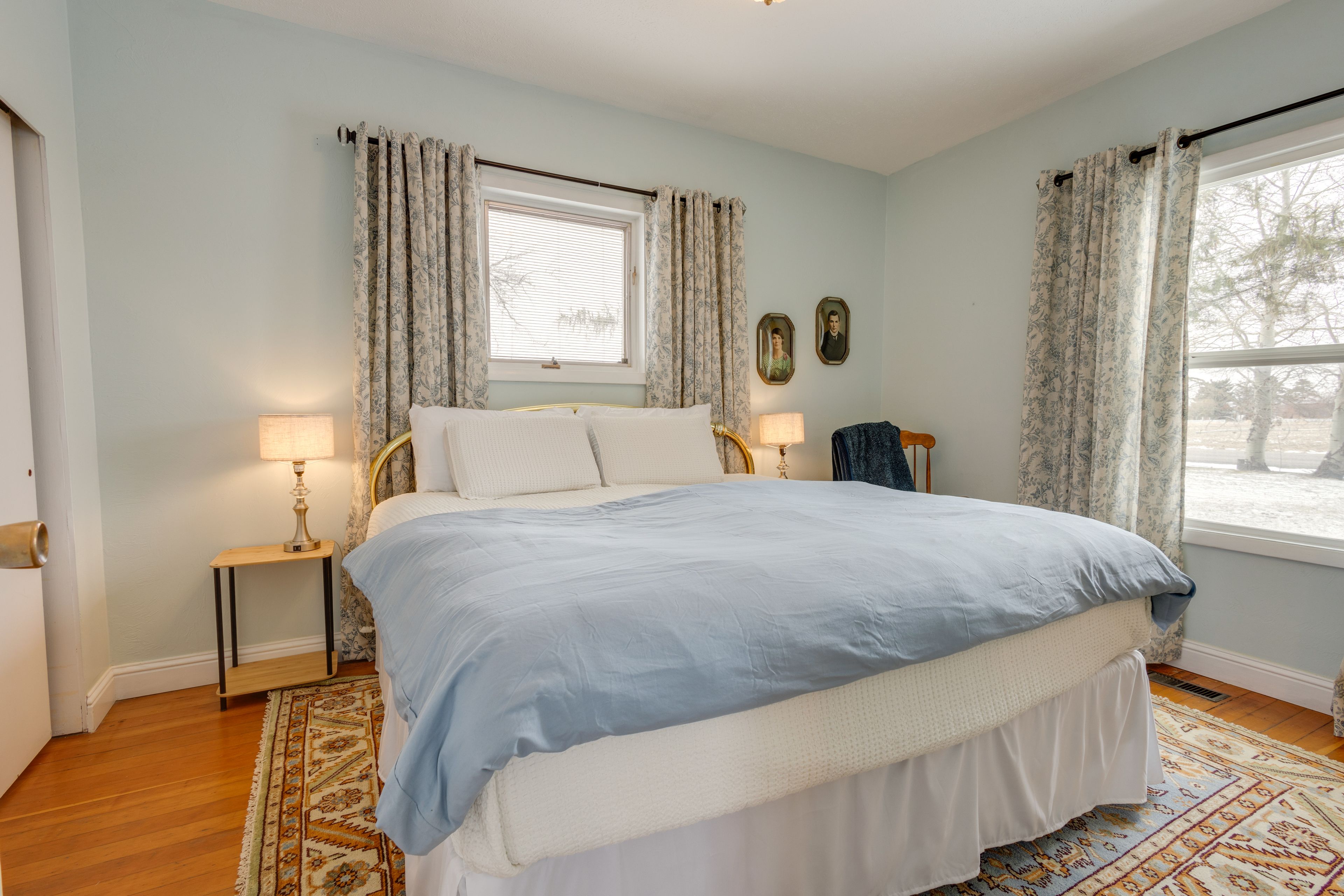 Bedroom 1 | Main Floor | King Bed | Linens Provided