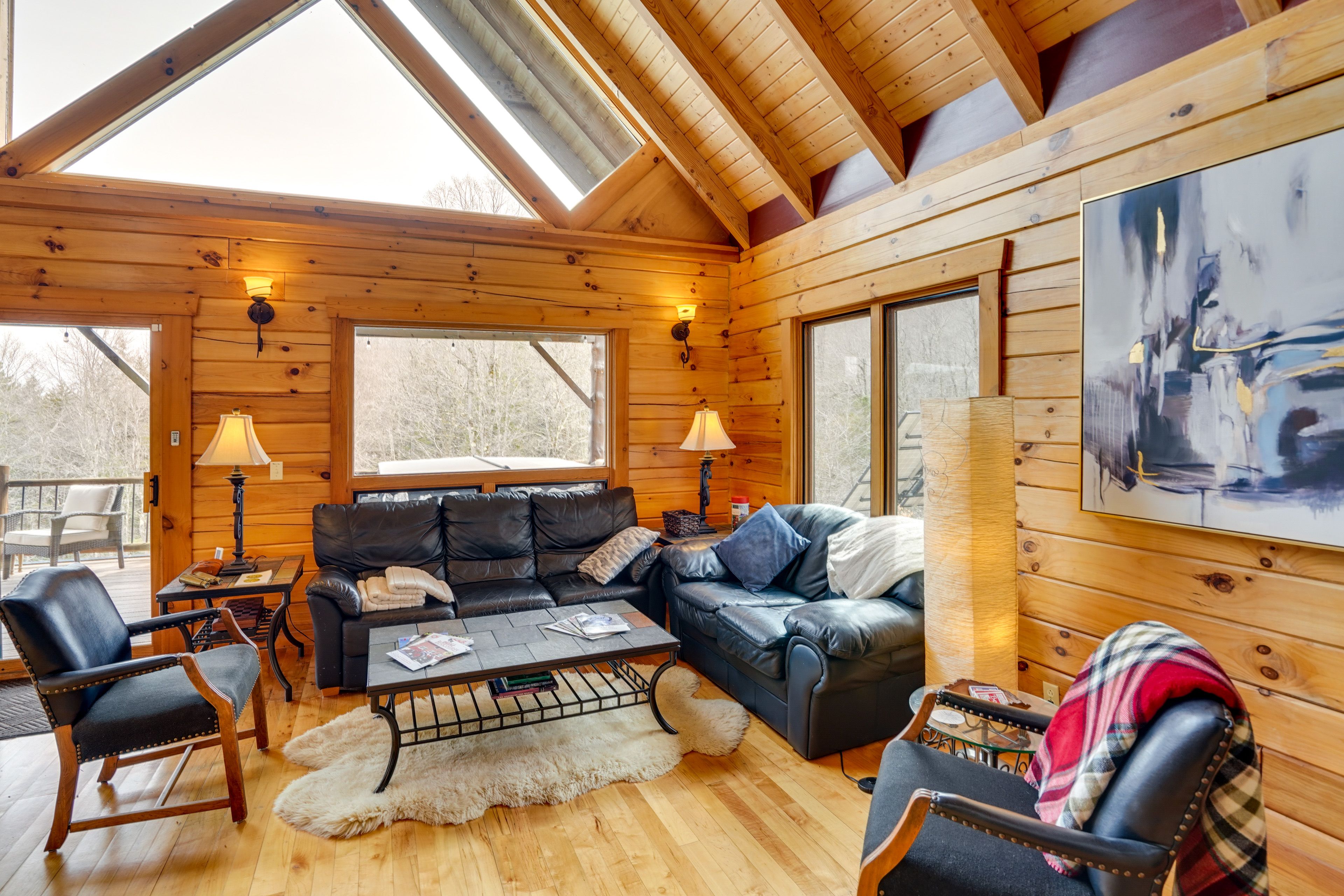 Living Room | Free WiFi | Smart TV | Wood-Burning Stove