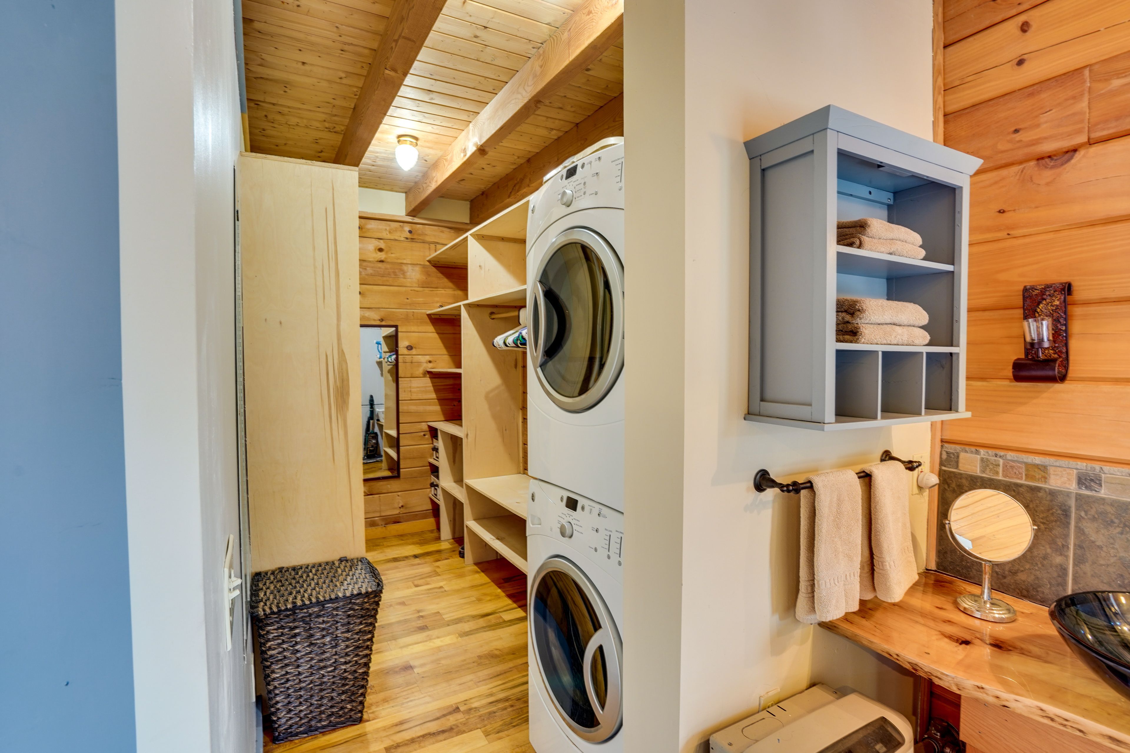 Laundry Area | Detergent Provided
