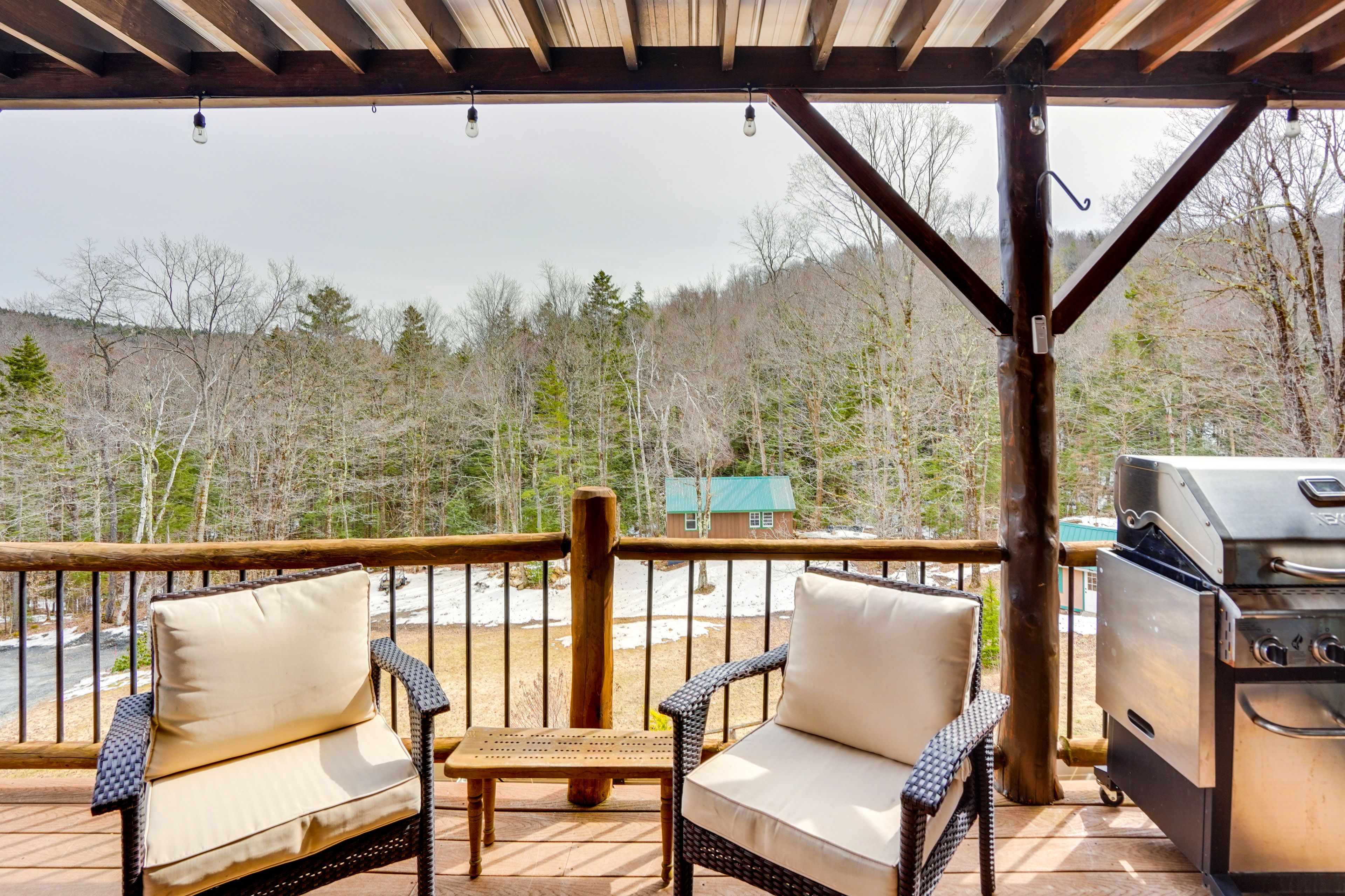 Deck | Gas Grill | Outdoor Seating