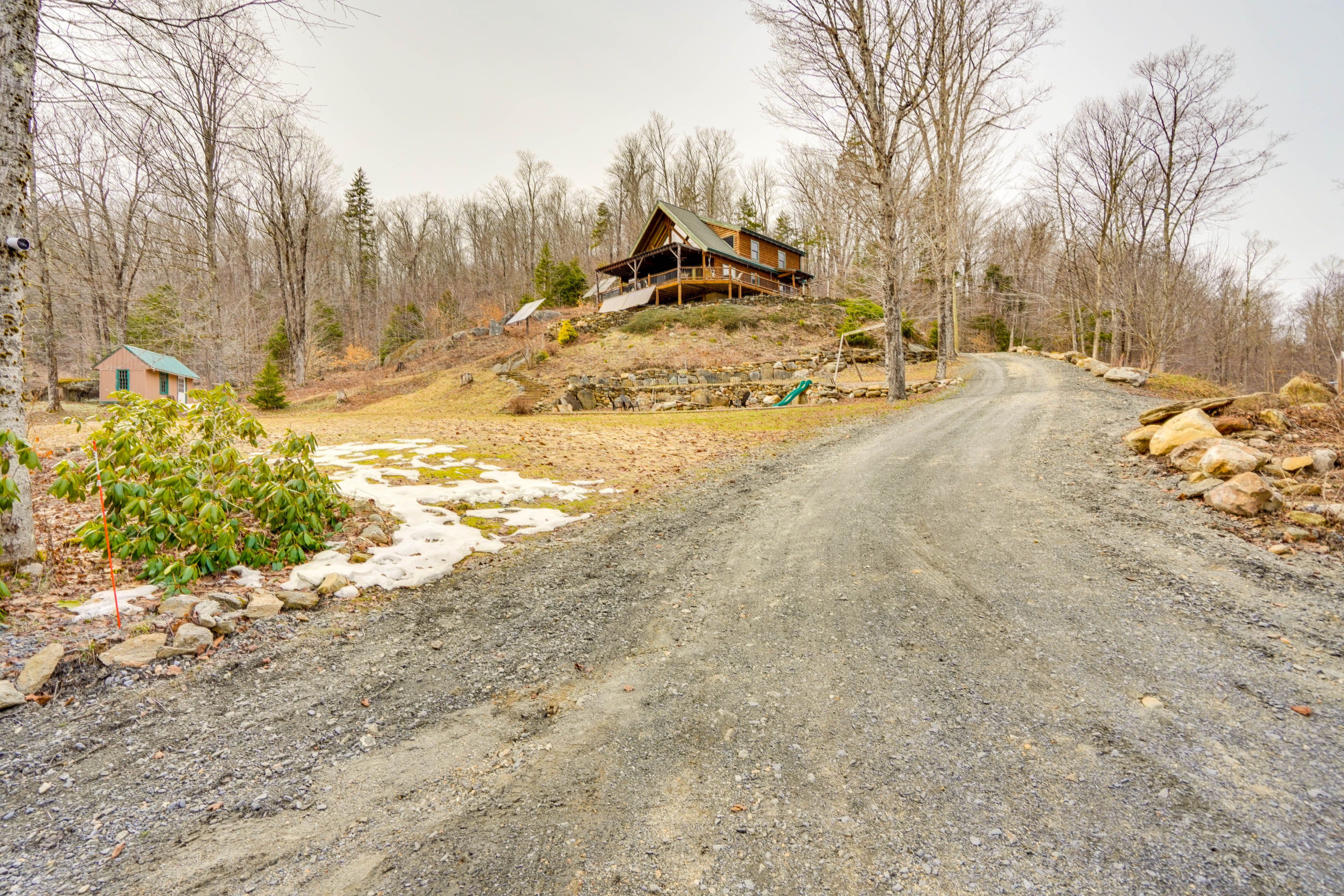 Parking | Driveway (5 Vehicles)