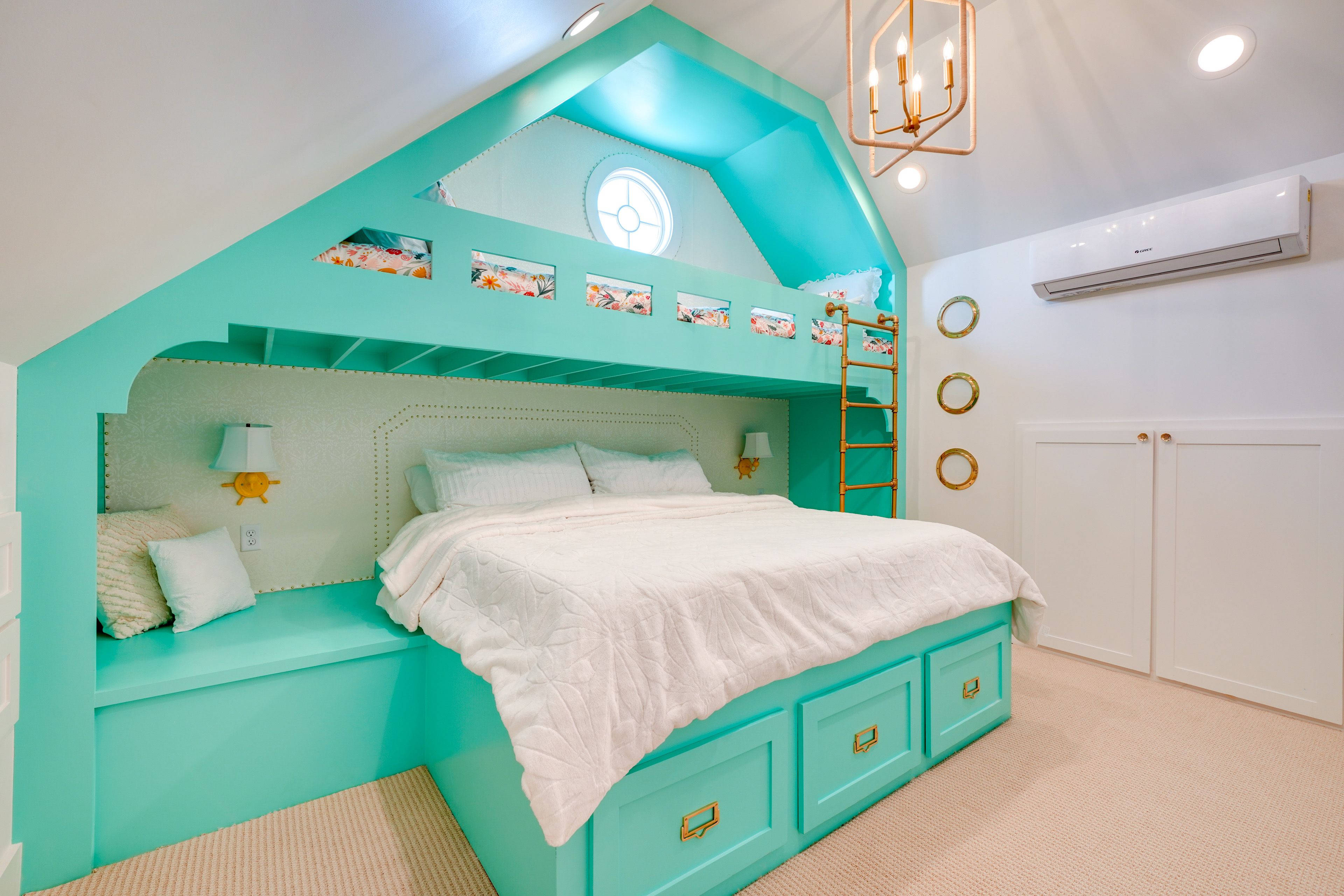 Bedroom 4 | Loft | King Bed | 2 Lofted Twin Beds (Shared Frame) | Smart TV
