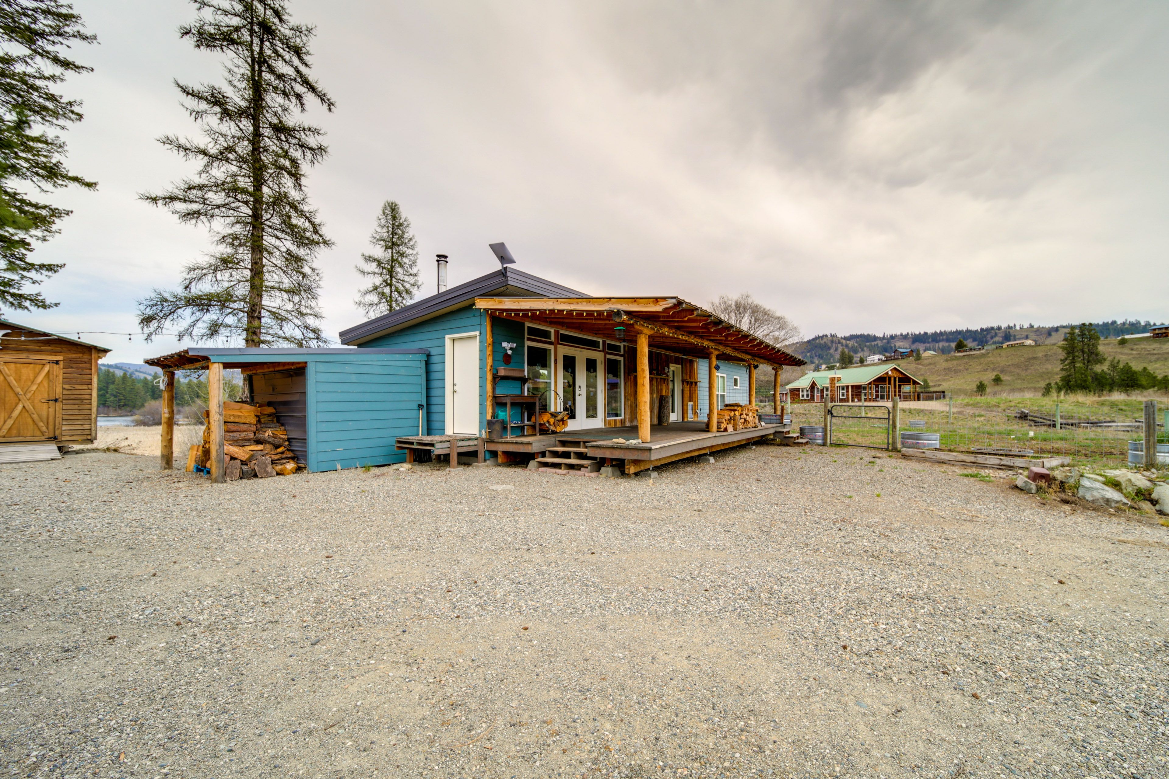 Republic Vacation Rental | 1BR | 1.5BA | 900 Sq Ft | 3 Steps to Enter