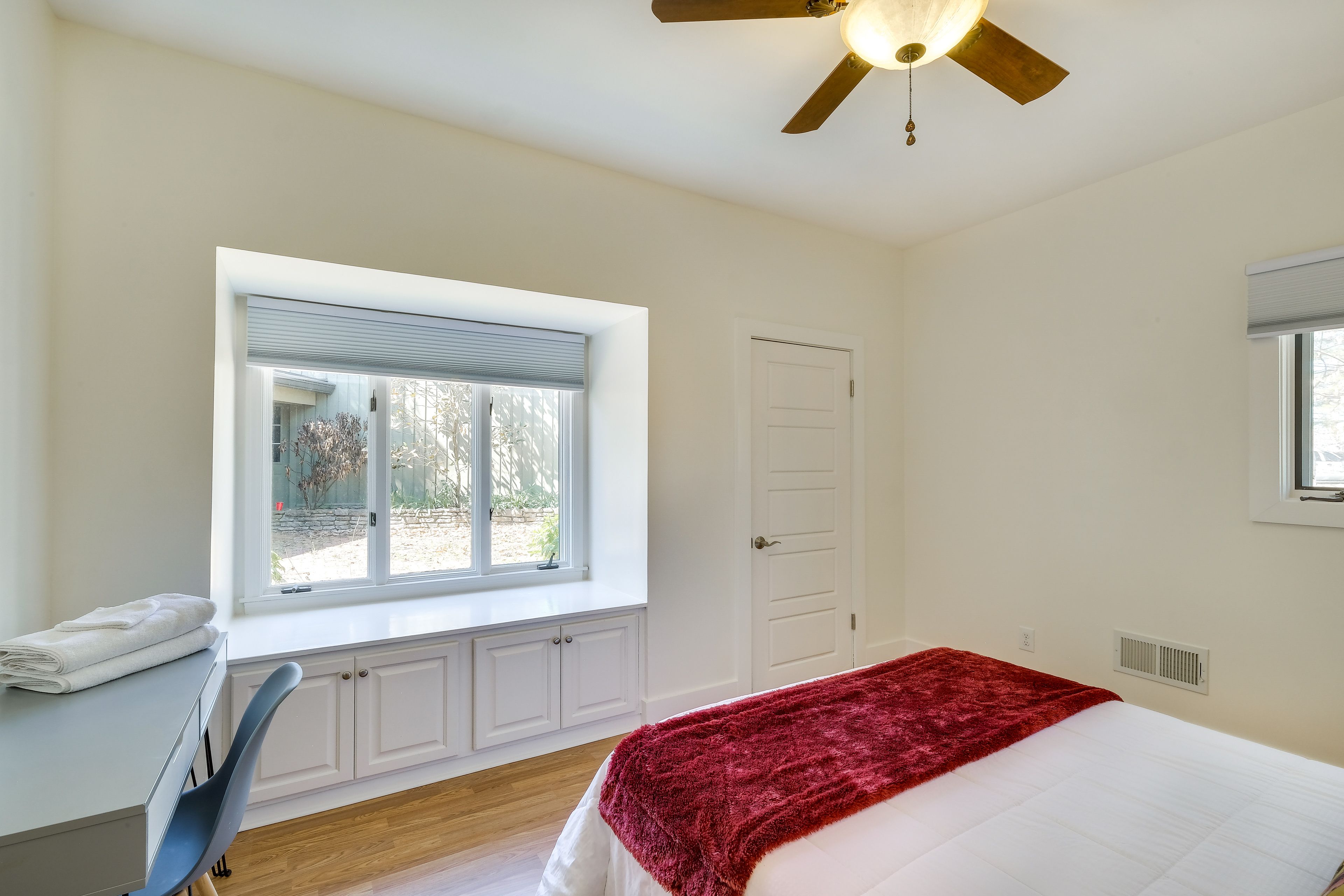 Bedroom 3 | Queen Bed