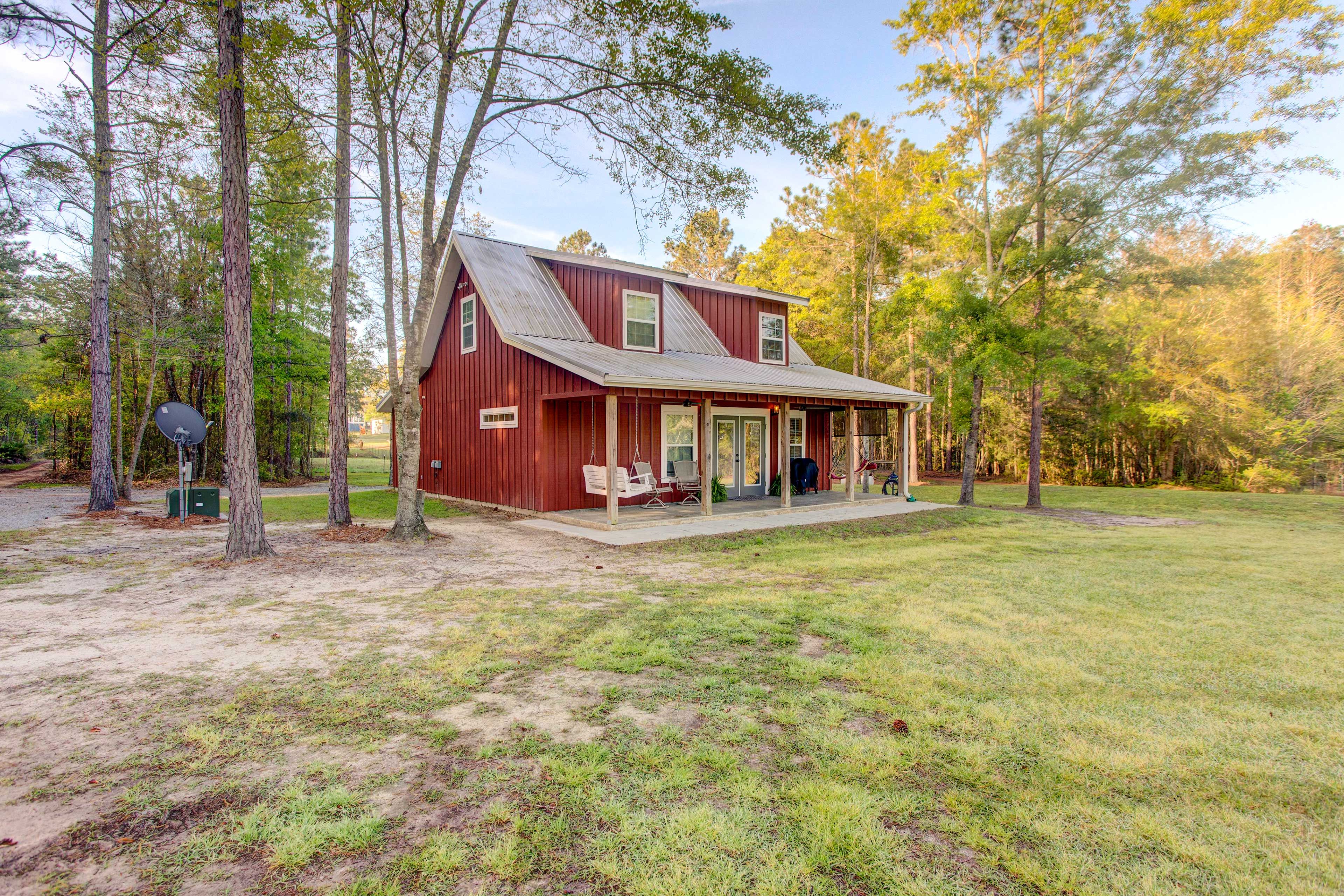 Property Exterior | Driveway (5 Vehicles) | RV/Trailer Parking