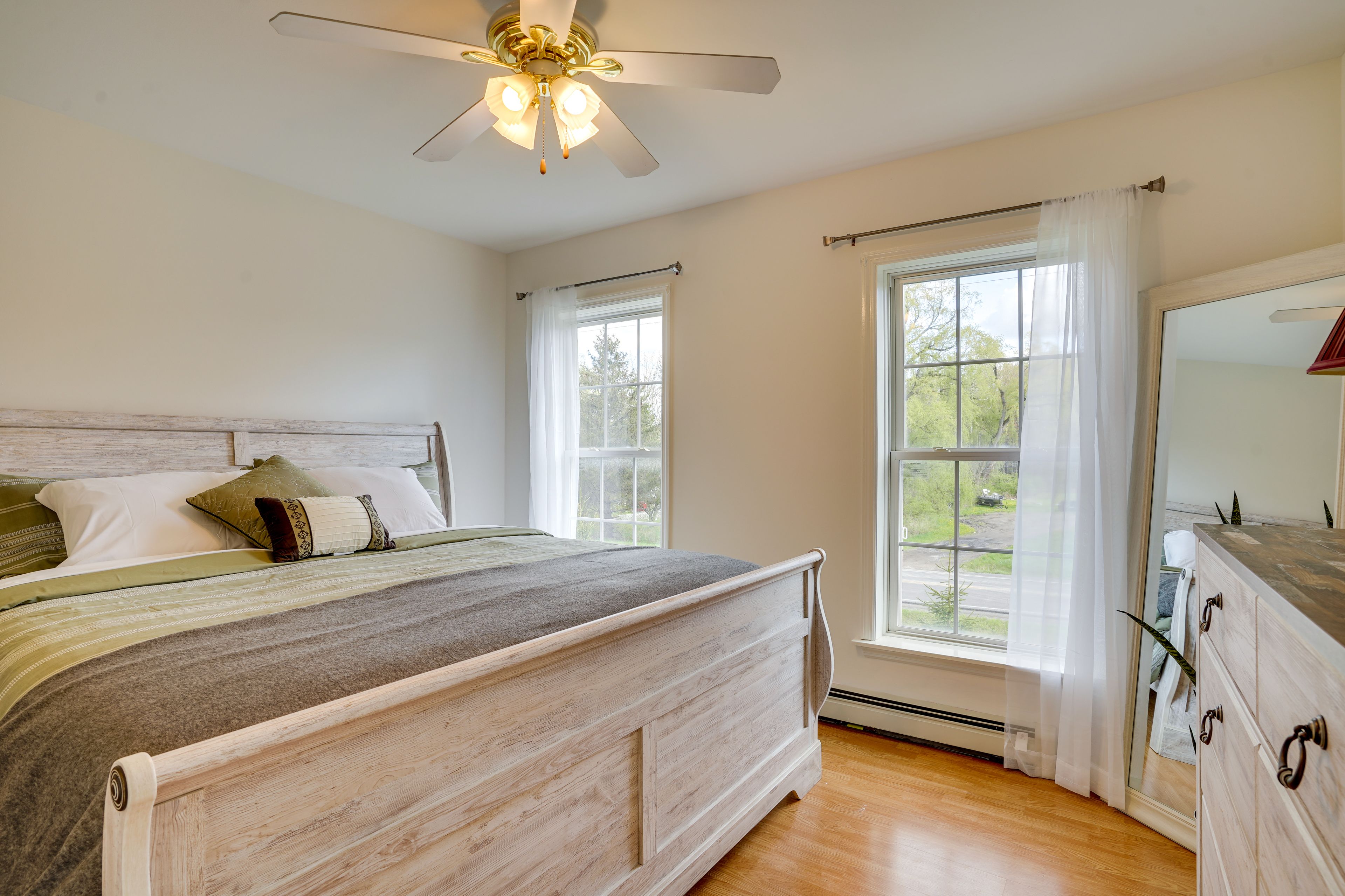 Bedroom 2 | King Bed