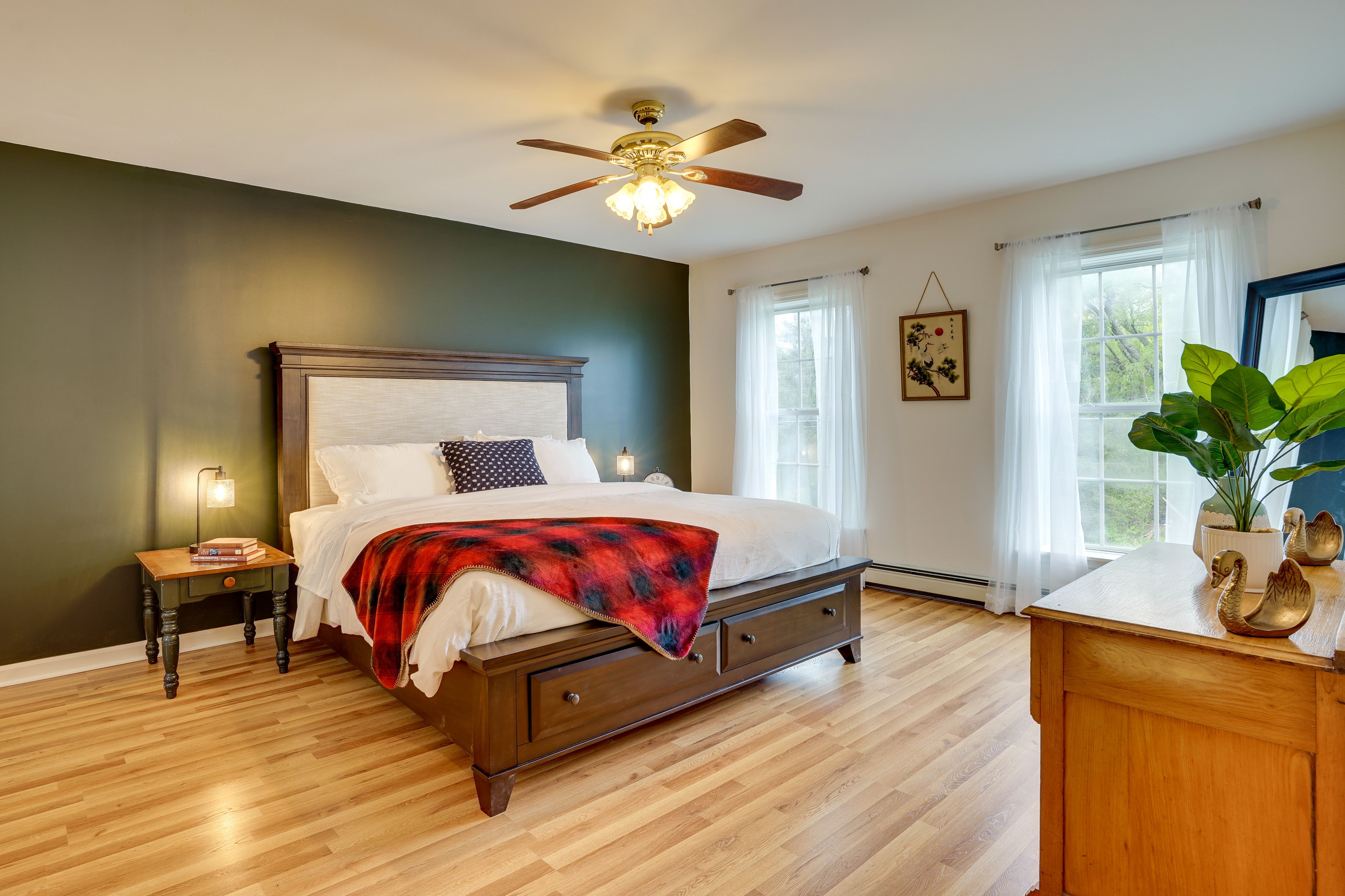 Bedroom 1 | King Bed | En-Suite Bath