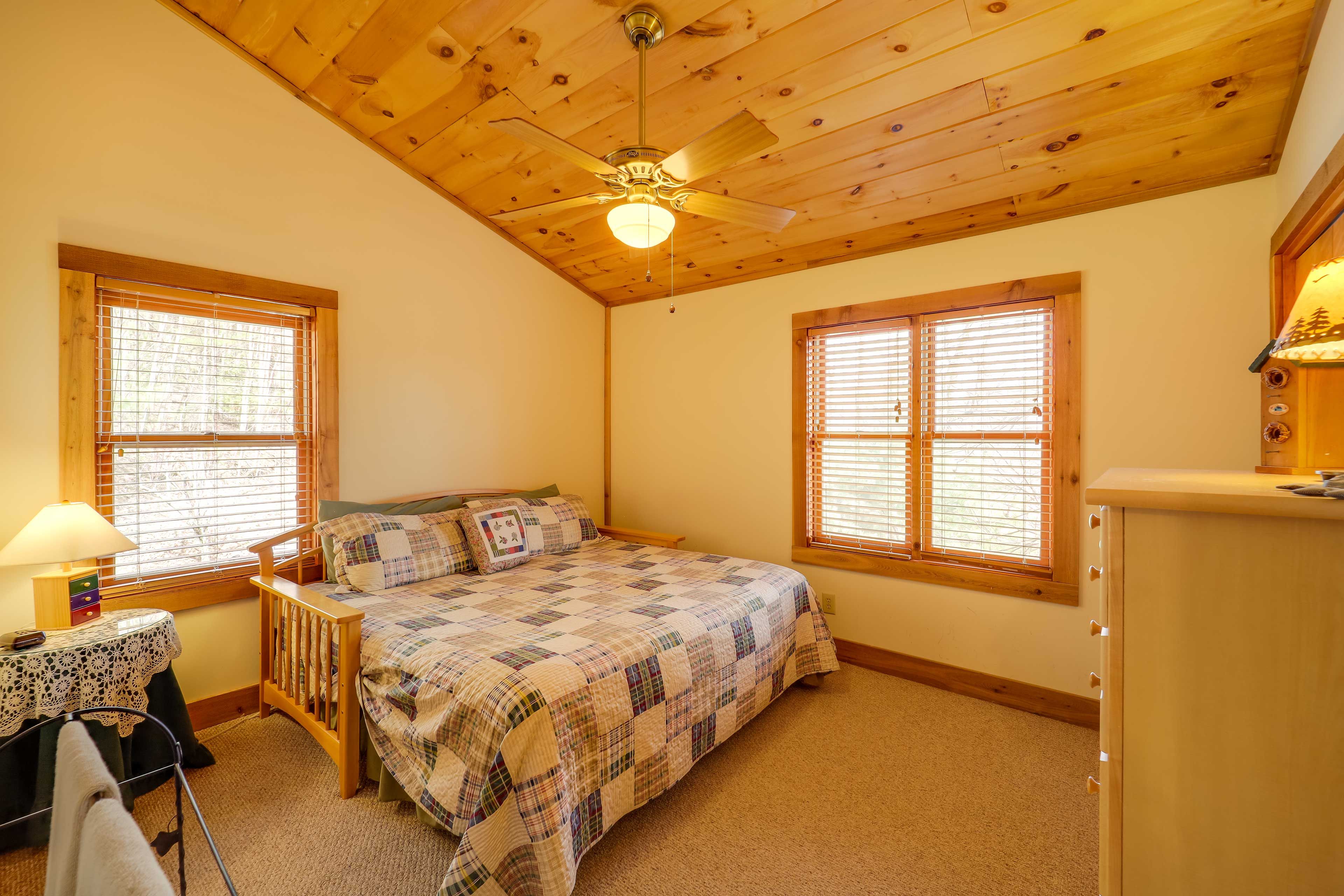 Bedroom 2 | King Bed | Shared En-Suite Bathroom w/ Bedroom 3