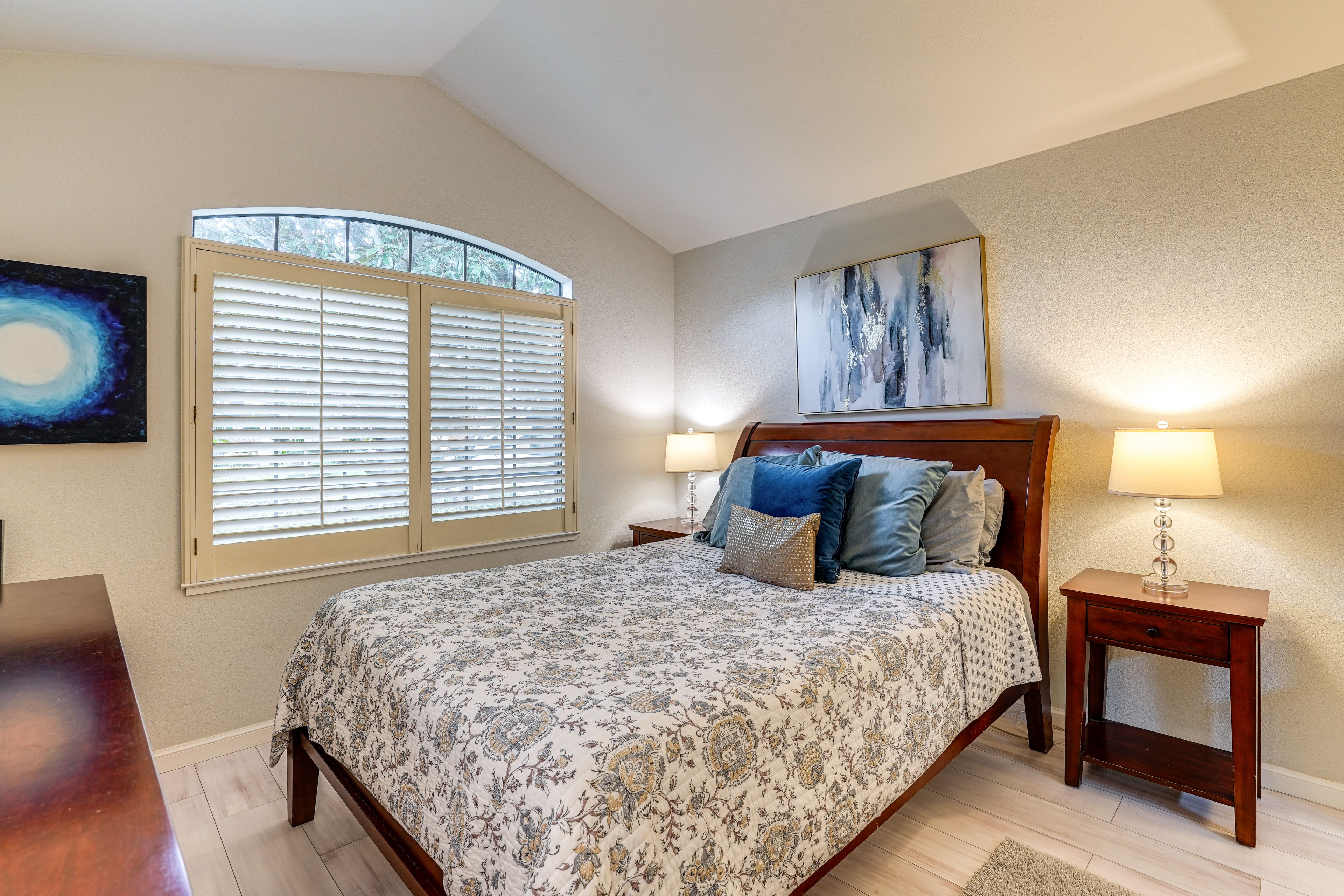 Bedroom 2 | Queen Bed