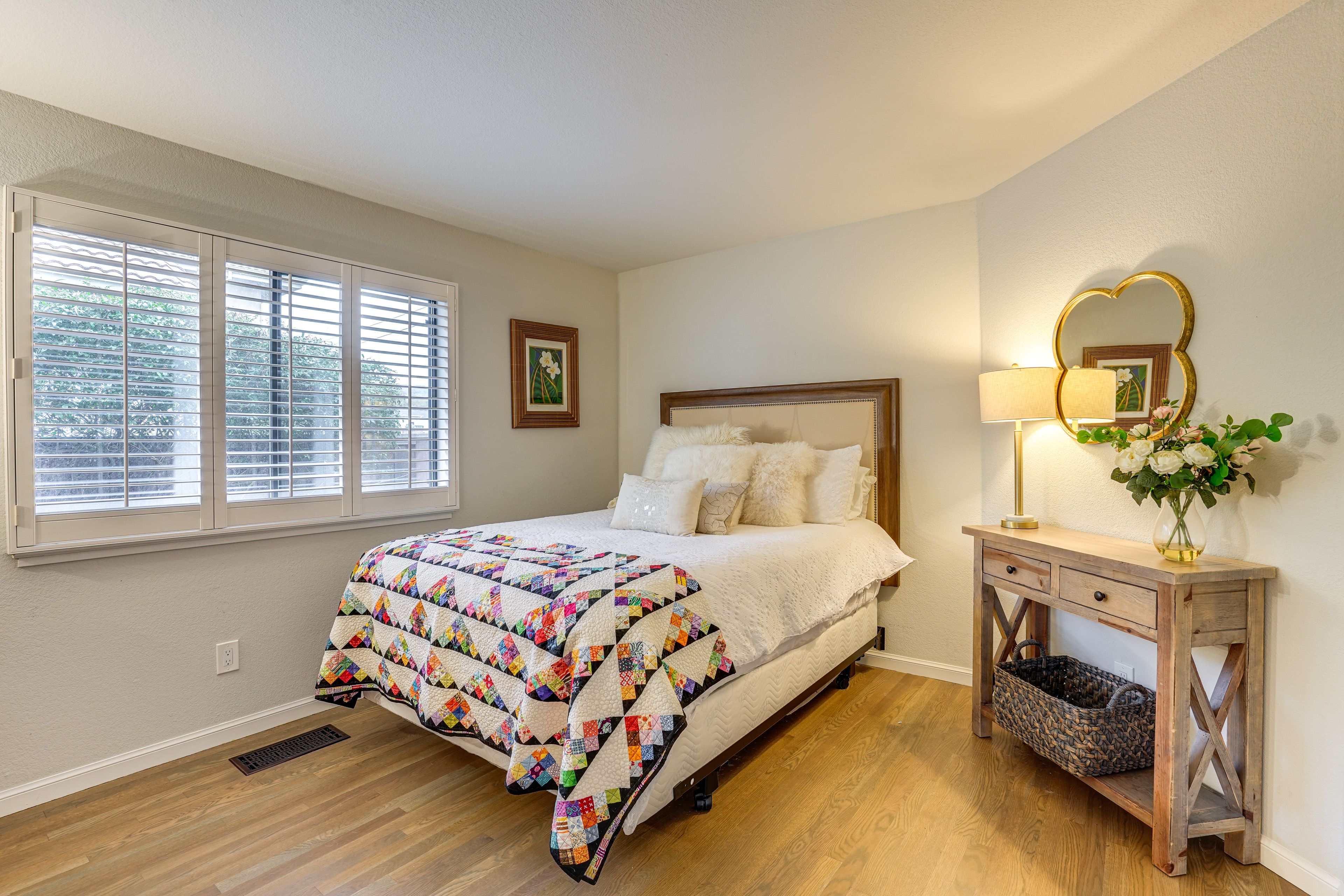 Bedroom 3 | Queen Bed