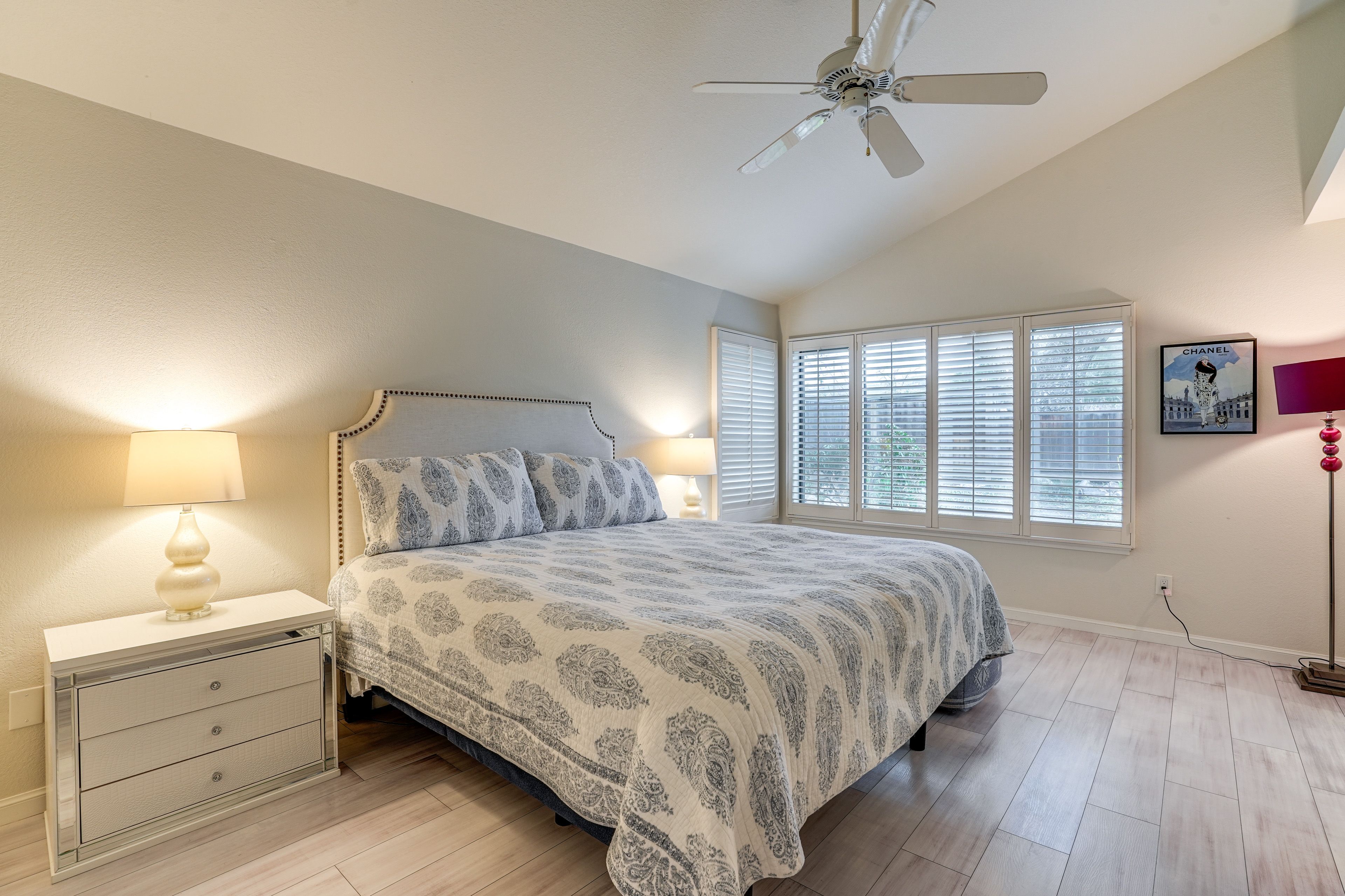 Bedroom 1 | King Bed | Smart TV | En-Suite Bathroom