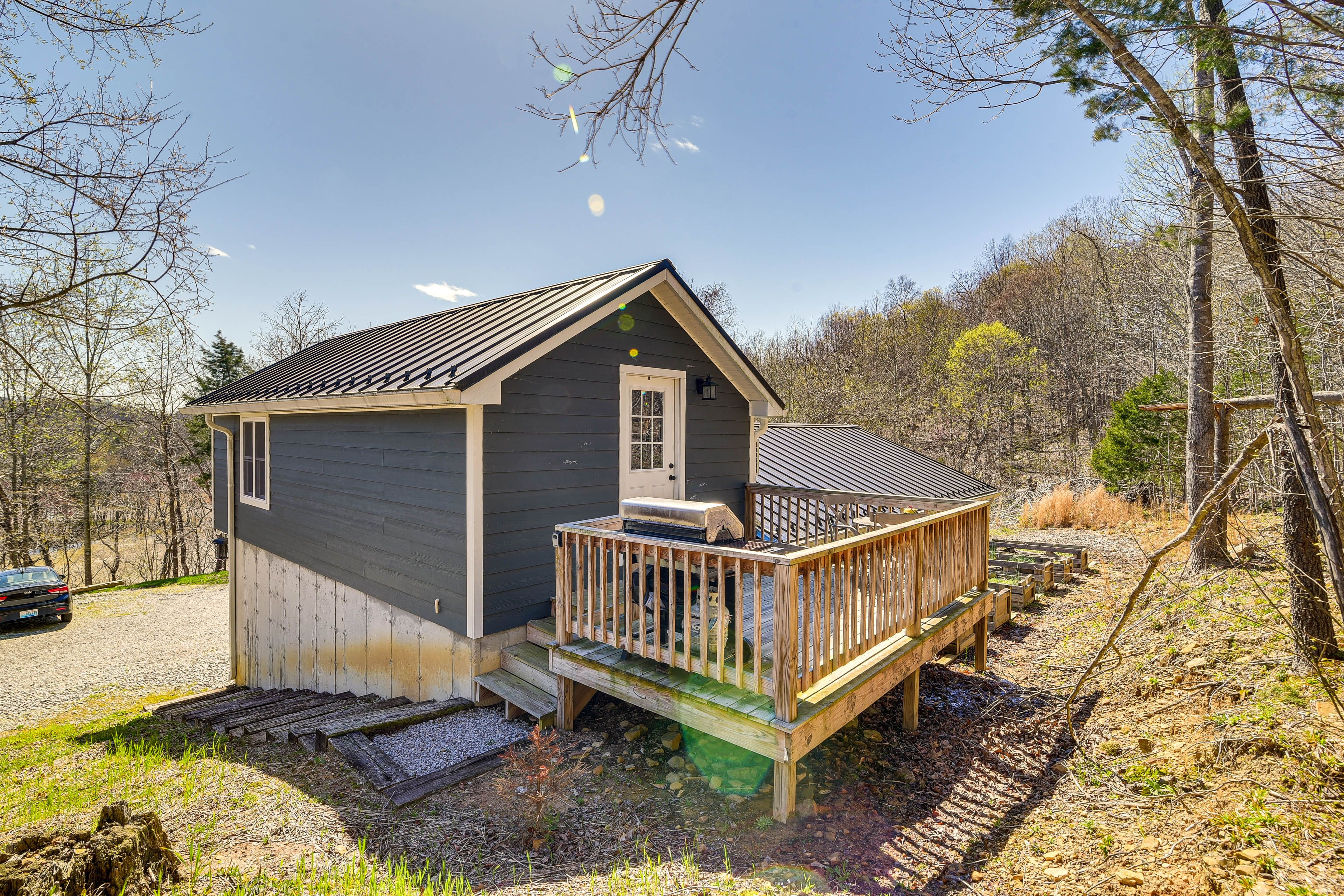 Private Yard | Shared Lake Access