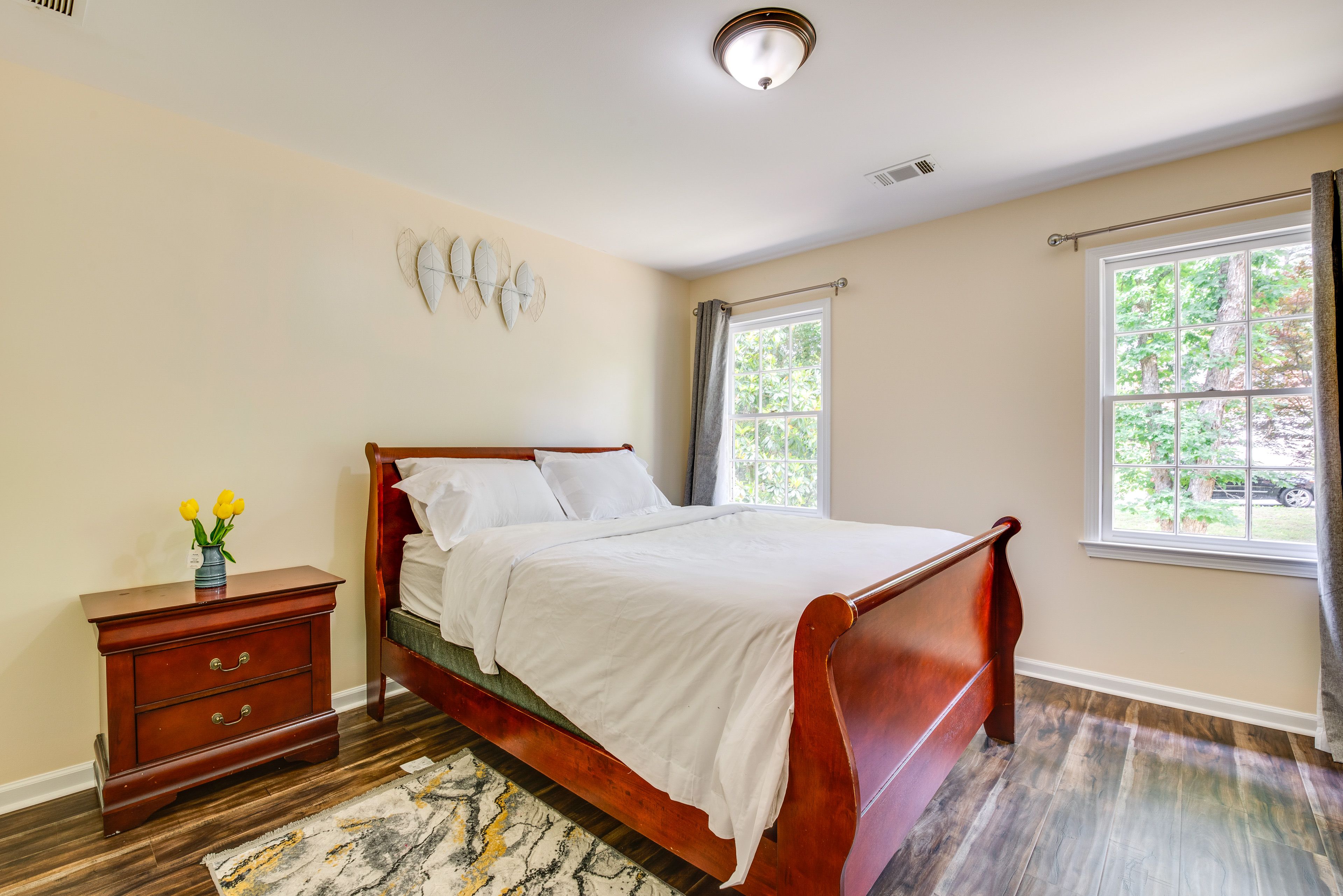 Bedroom 2 | 2nd Floor | Queen Bed