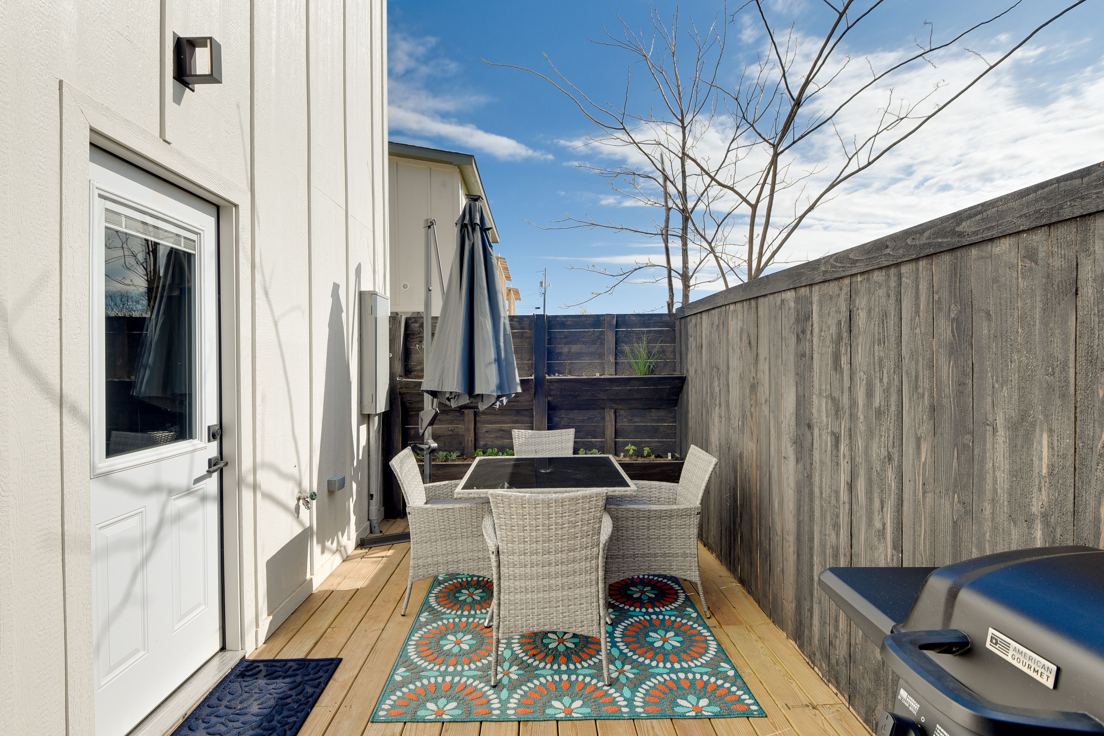Studio Exterior | Furnished Deck | Dining Area | Gas Grill