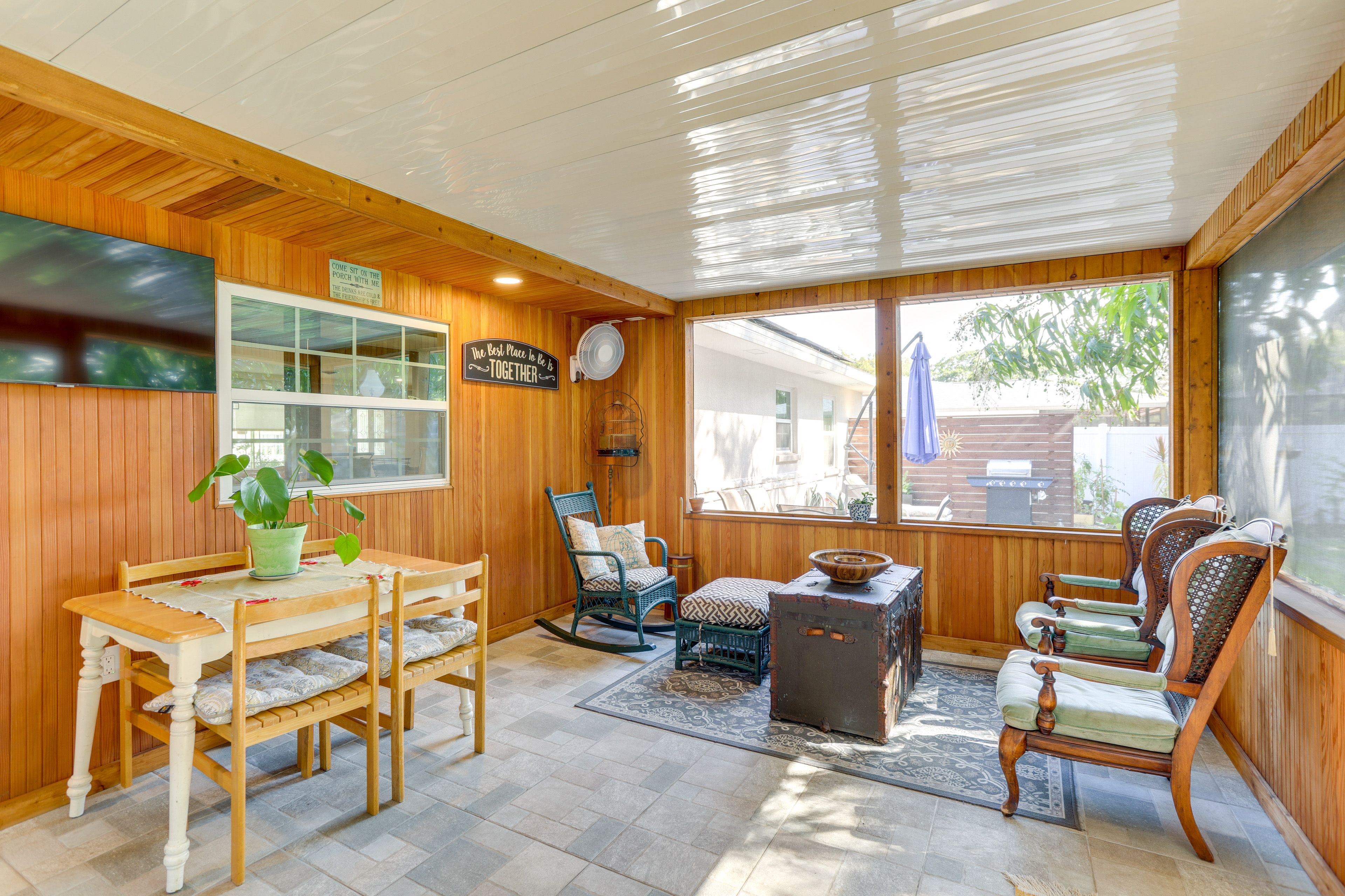 Screened Porch | Smart TV