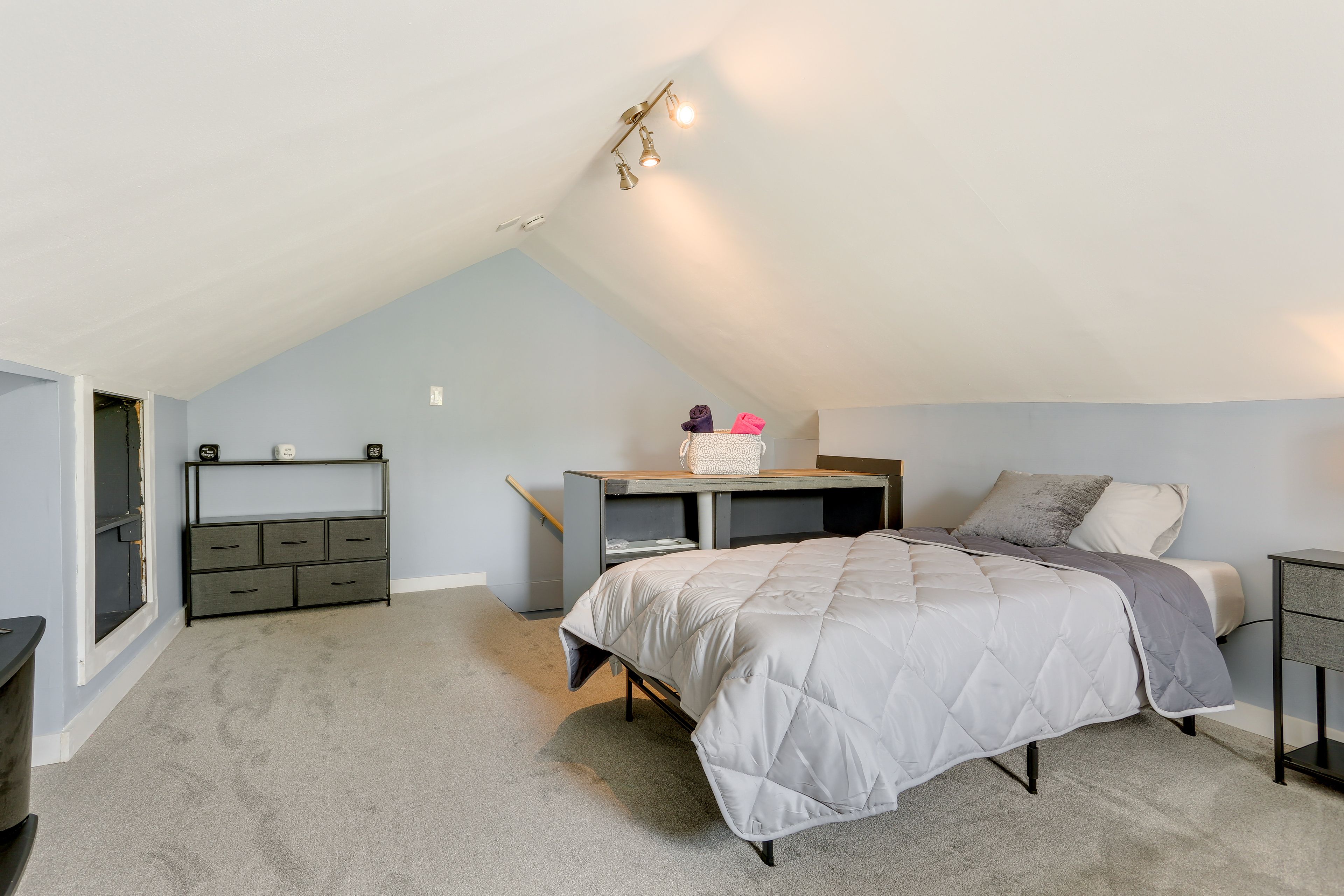 Bedroom 3 | Full Bed | 3rd Floor