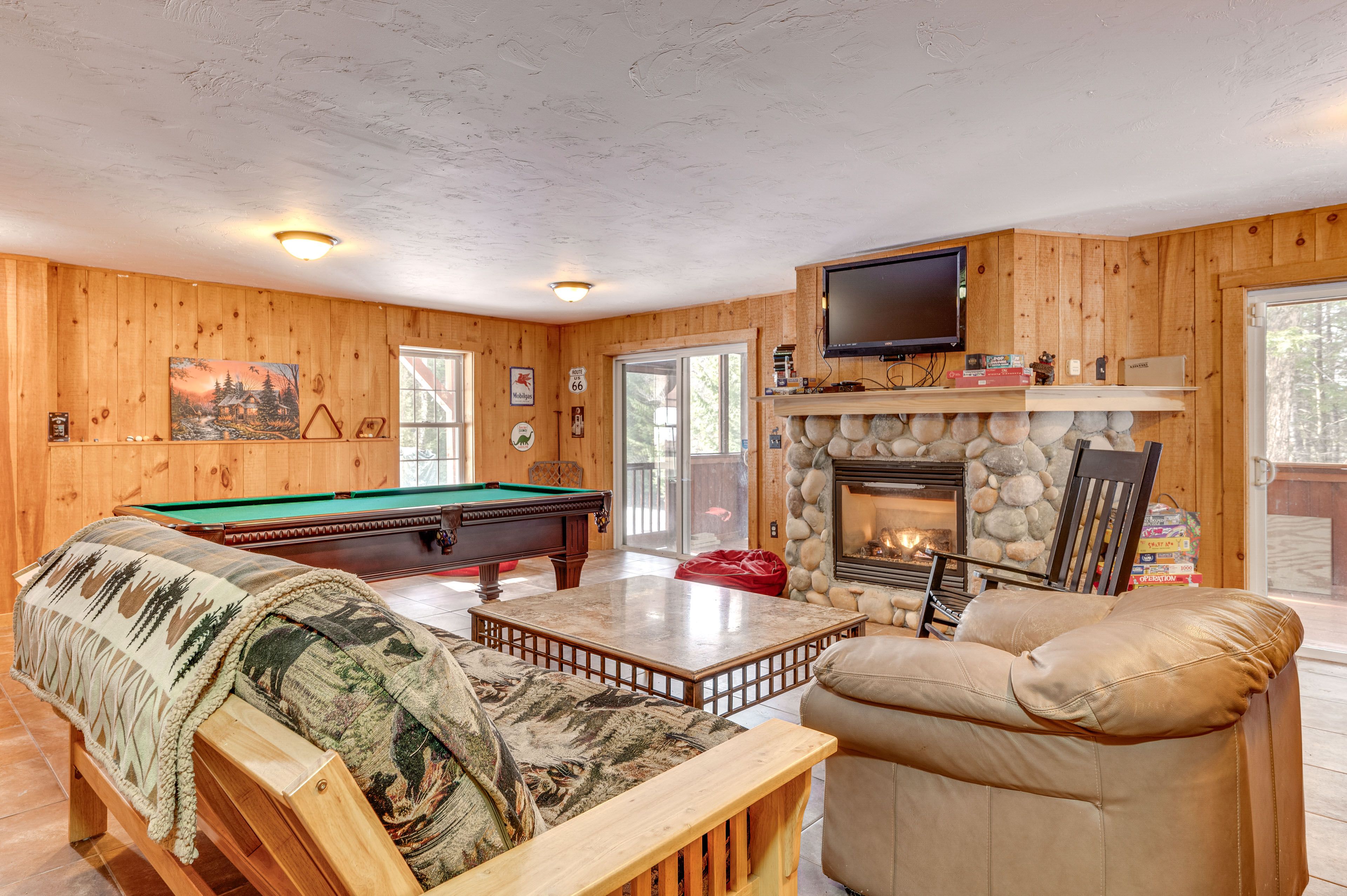 Game Room | Queen Sleeper Sofa | Flat-Screen TV | Bar Area | Lower Level