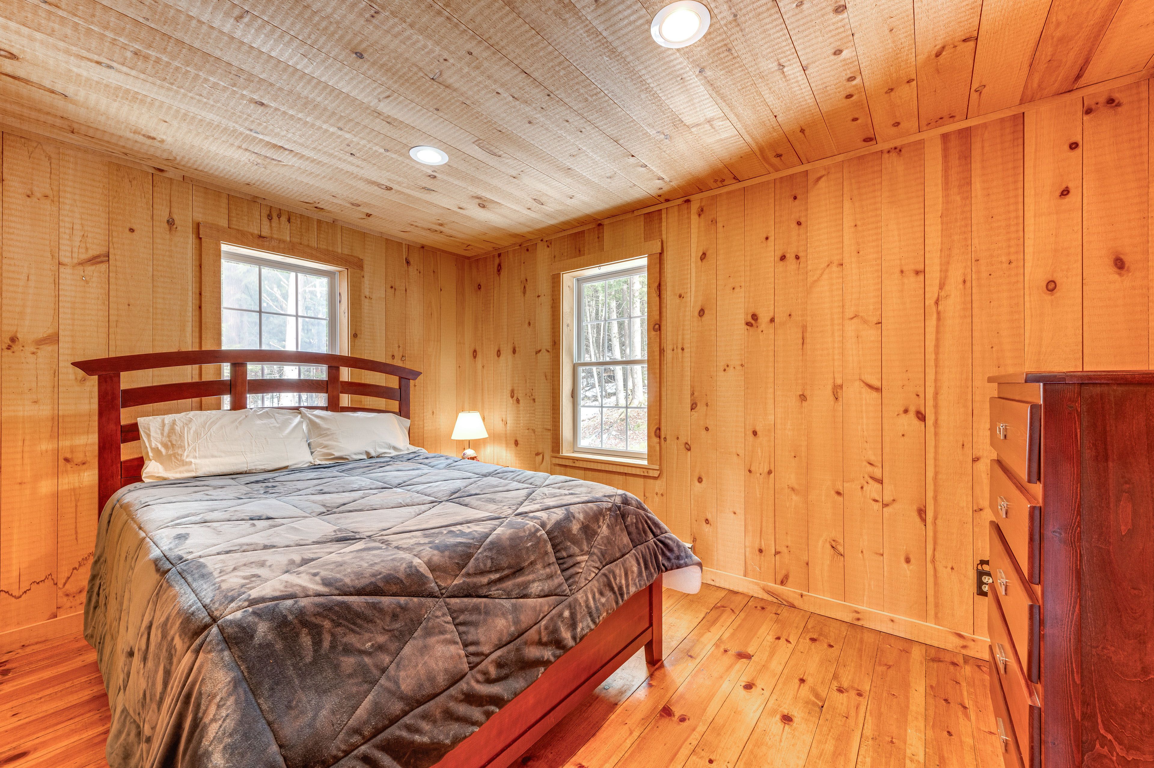 Bedroom 2 | Queen Bed | Main Level