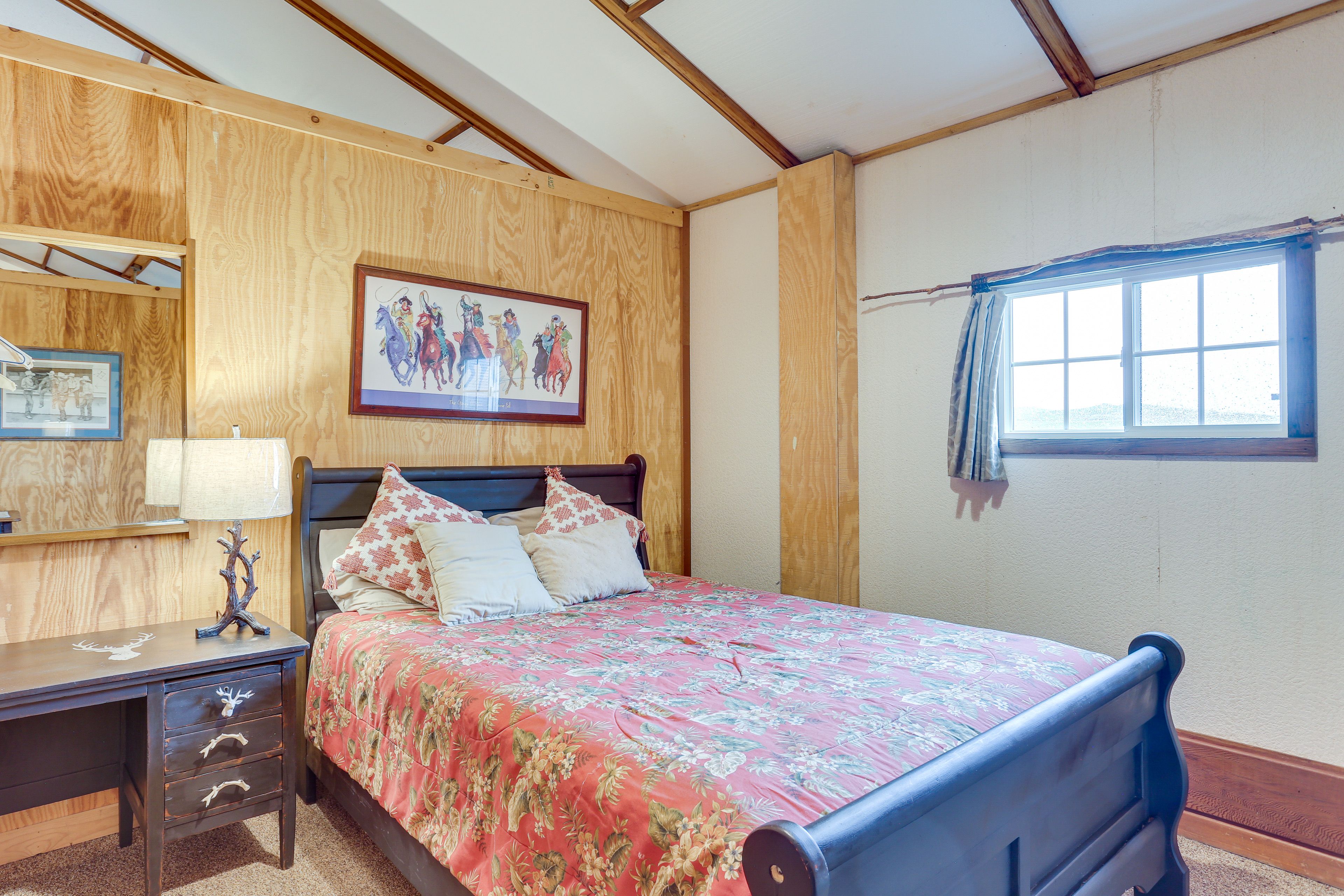 Bedroom 4 | Queen Bed | Twin Bed