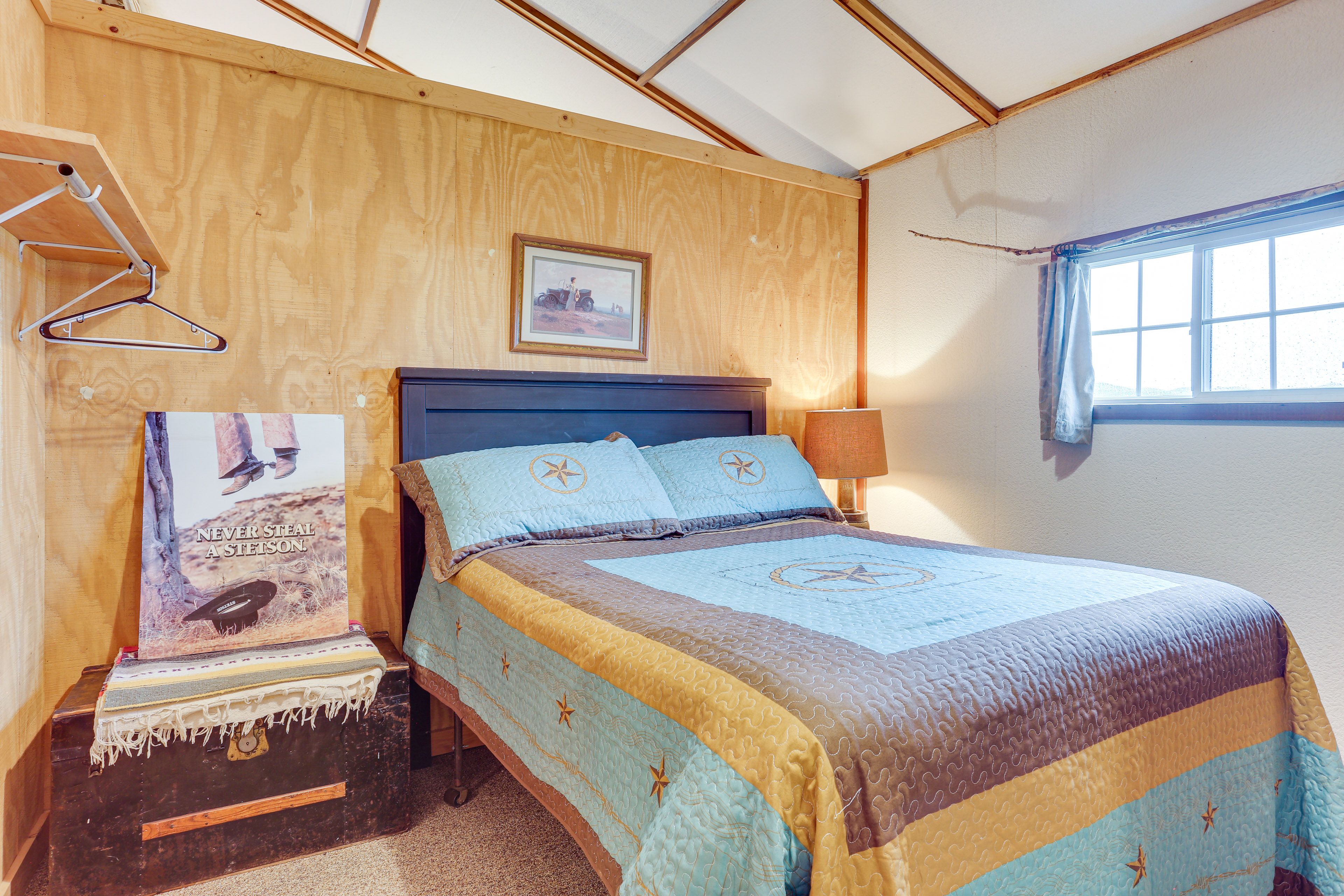Bedroom 2 | Queen Bed