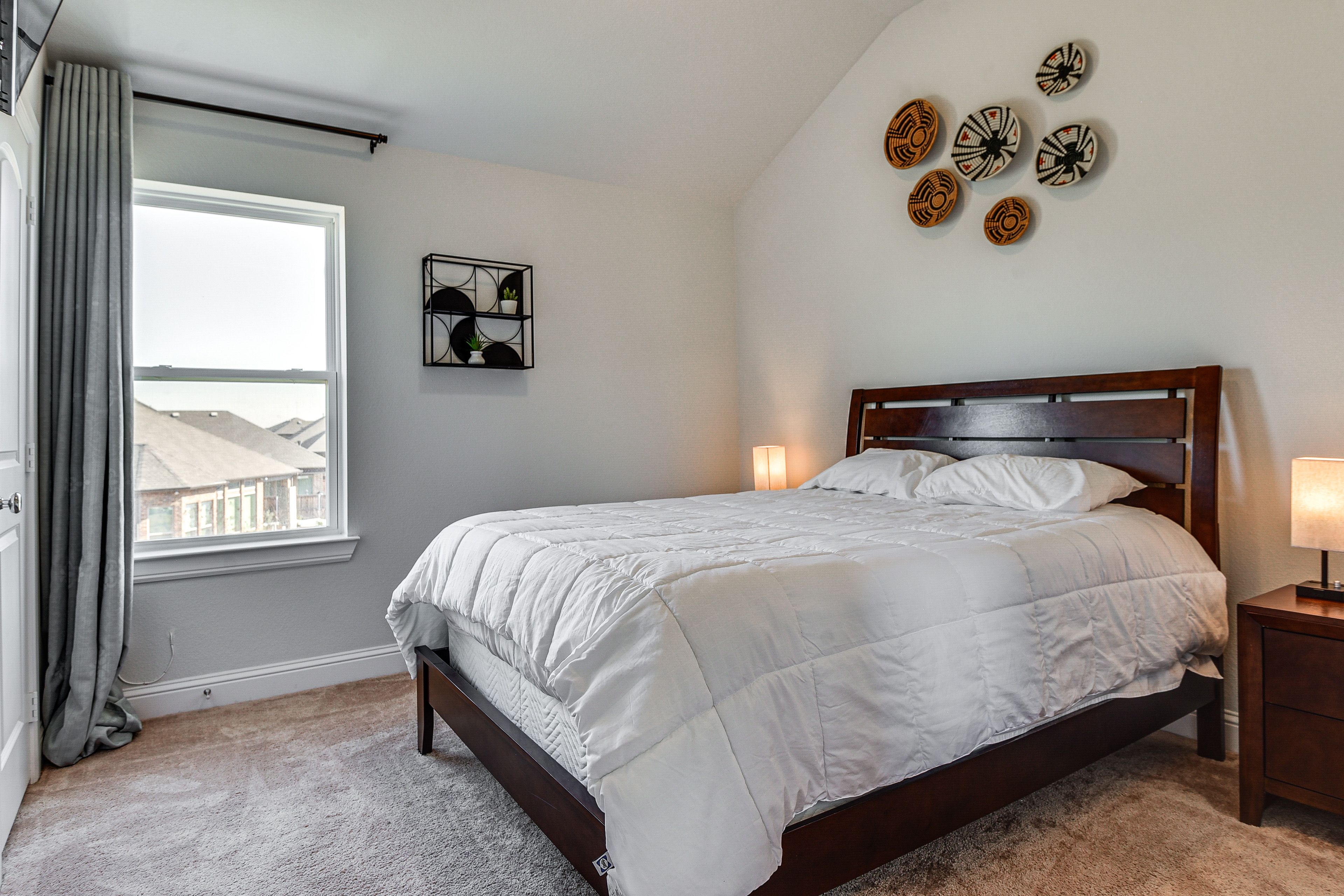 Bedroom 2 | 2nd Floor | Queen Bed