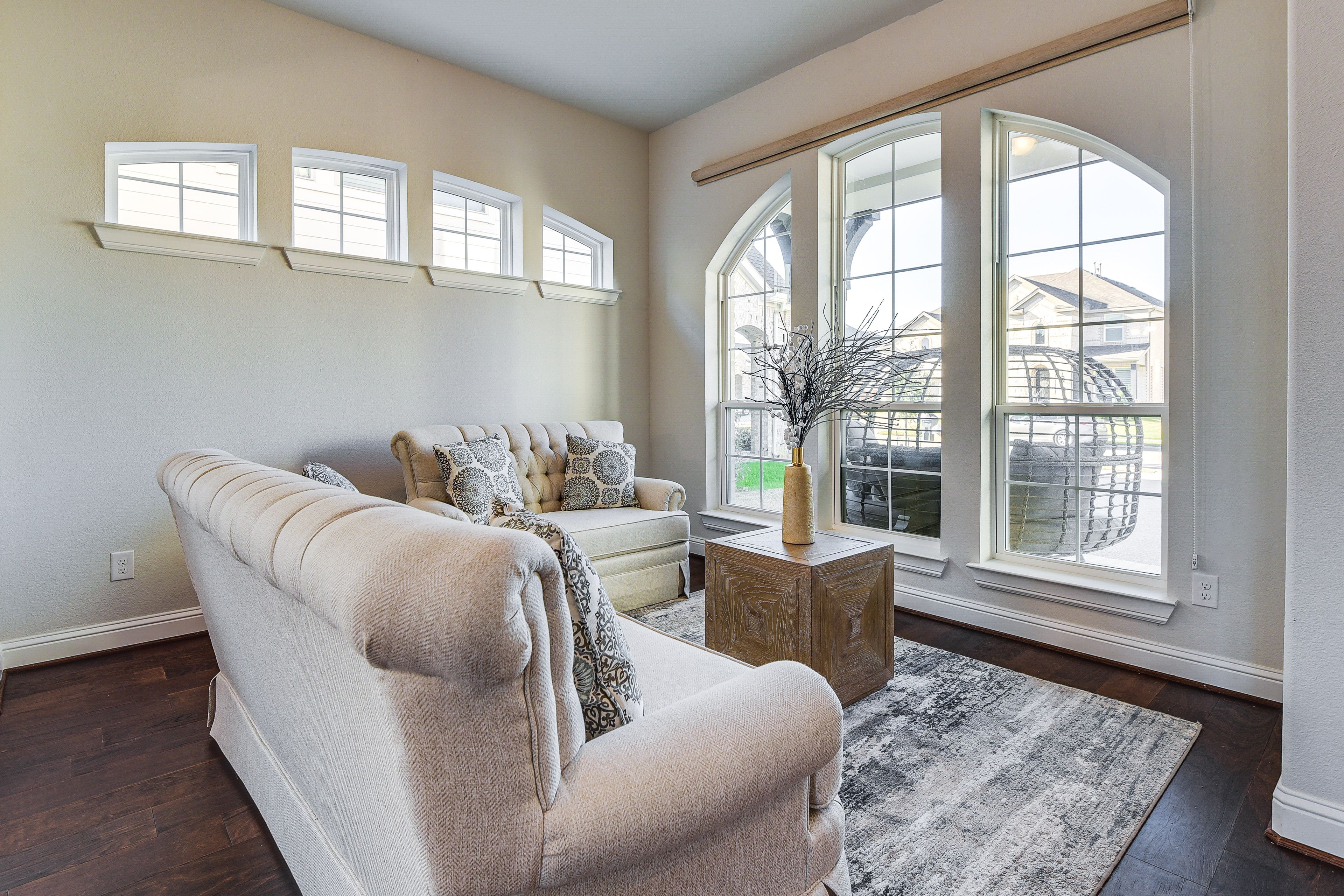 Sitting Area | 1st Floor