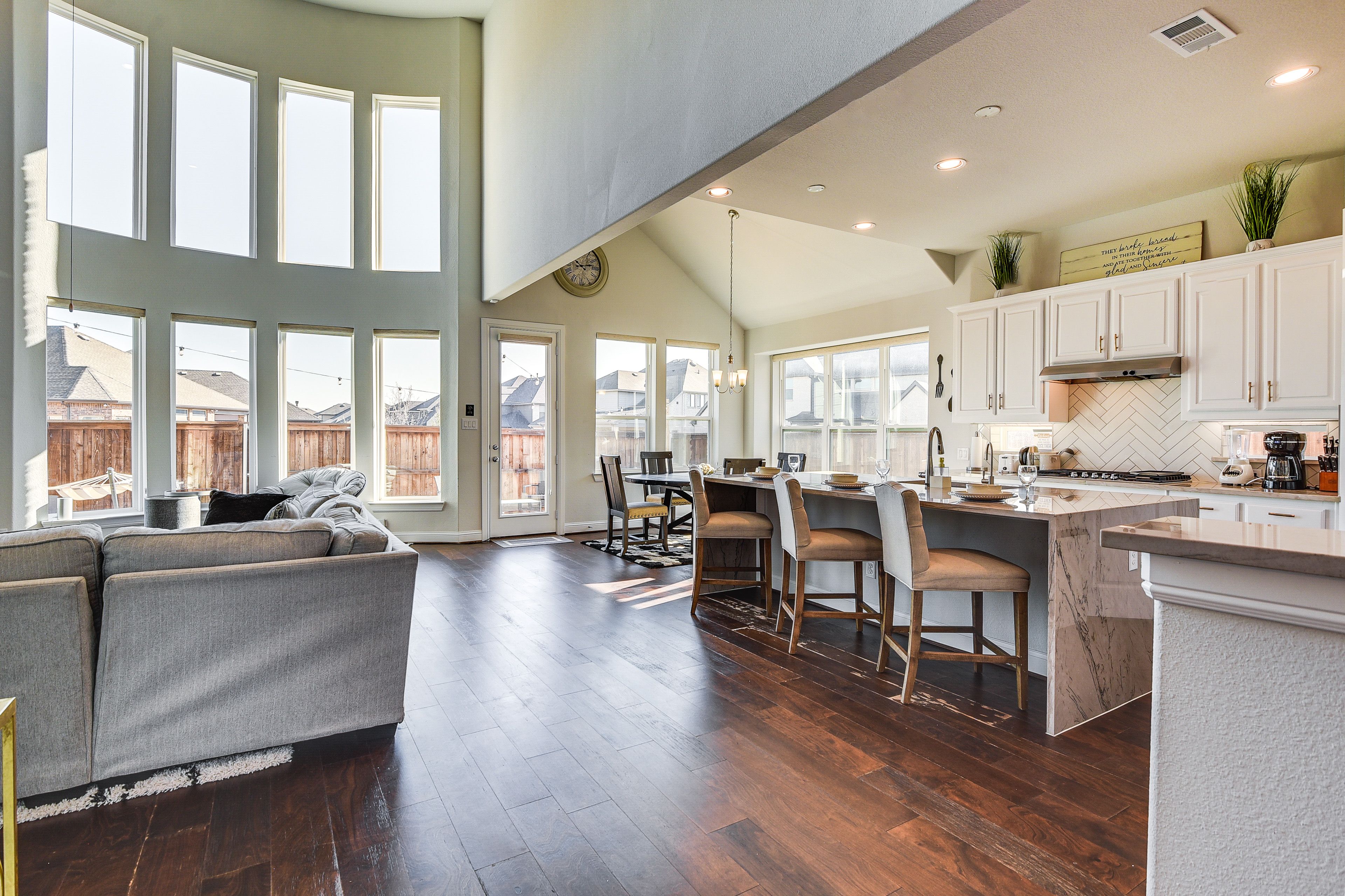 Kitchen | 1st Floor | Drip Coffee Maker | Blender | Knife Set