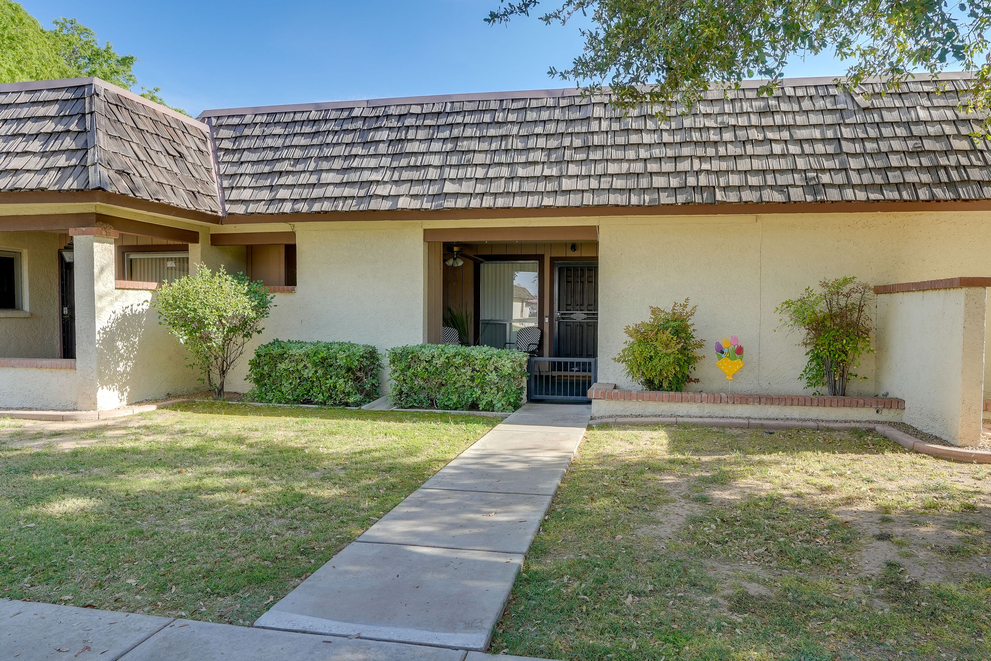 Condo Exterior | Parking | Carport (1 Vehicle)