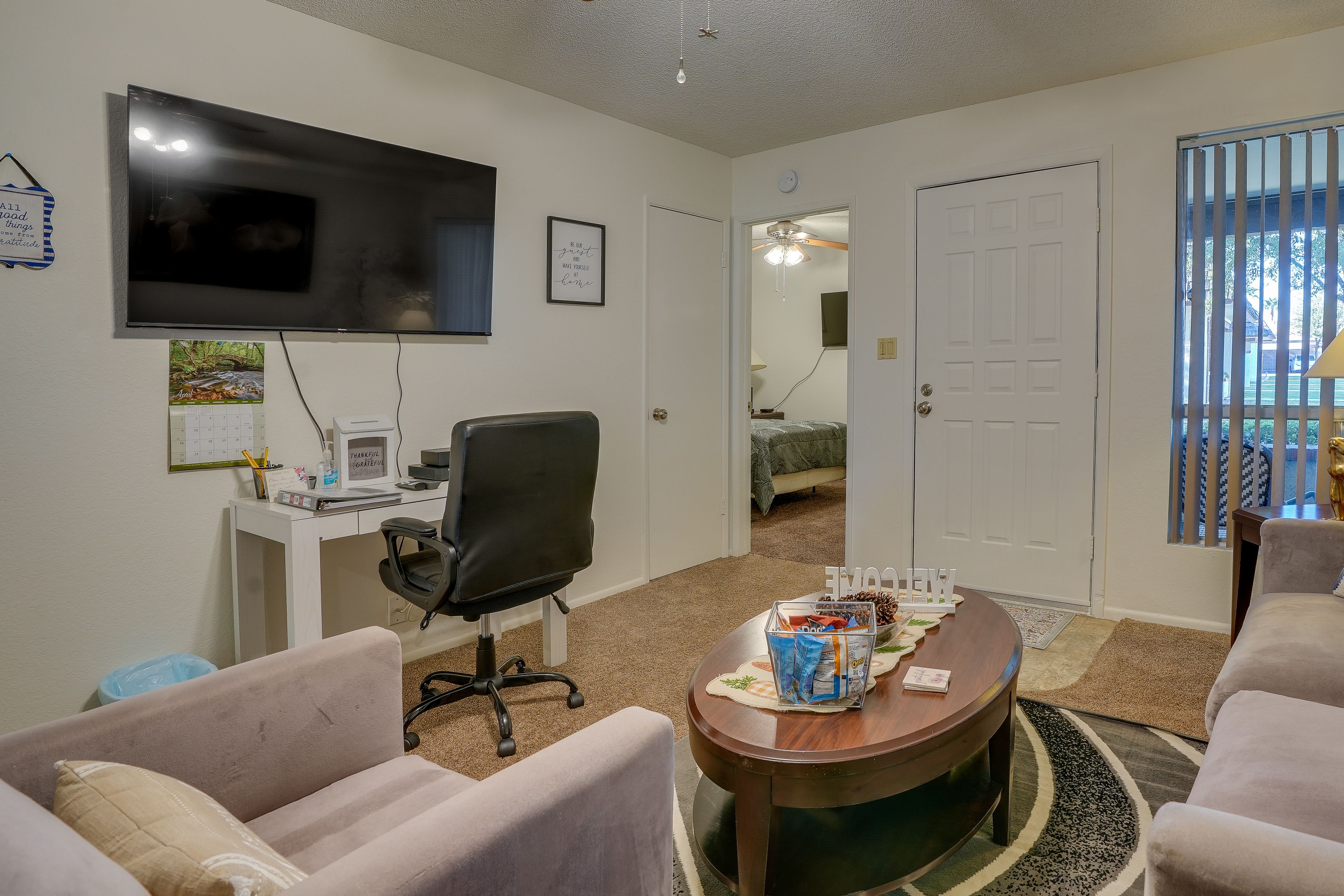 Living Room | Main Floor | Central Air Conditioning | Smart TV