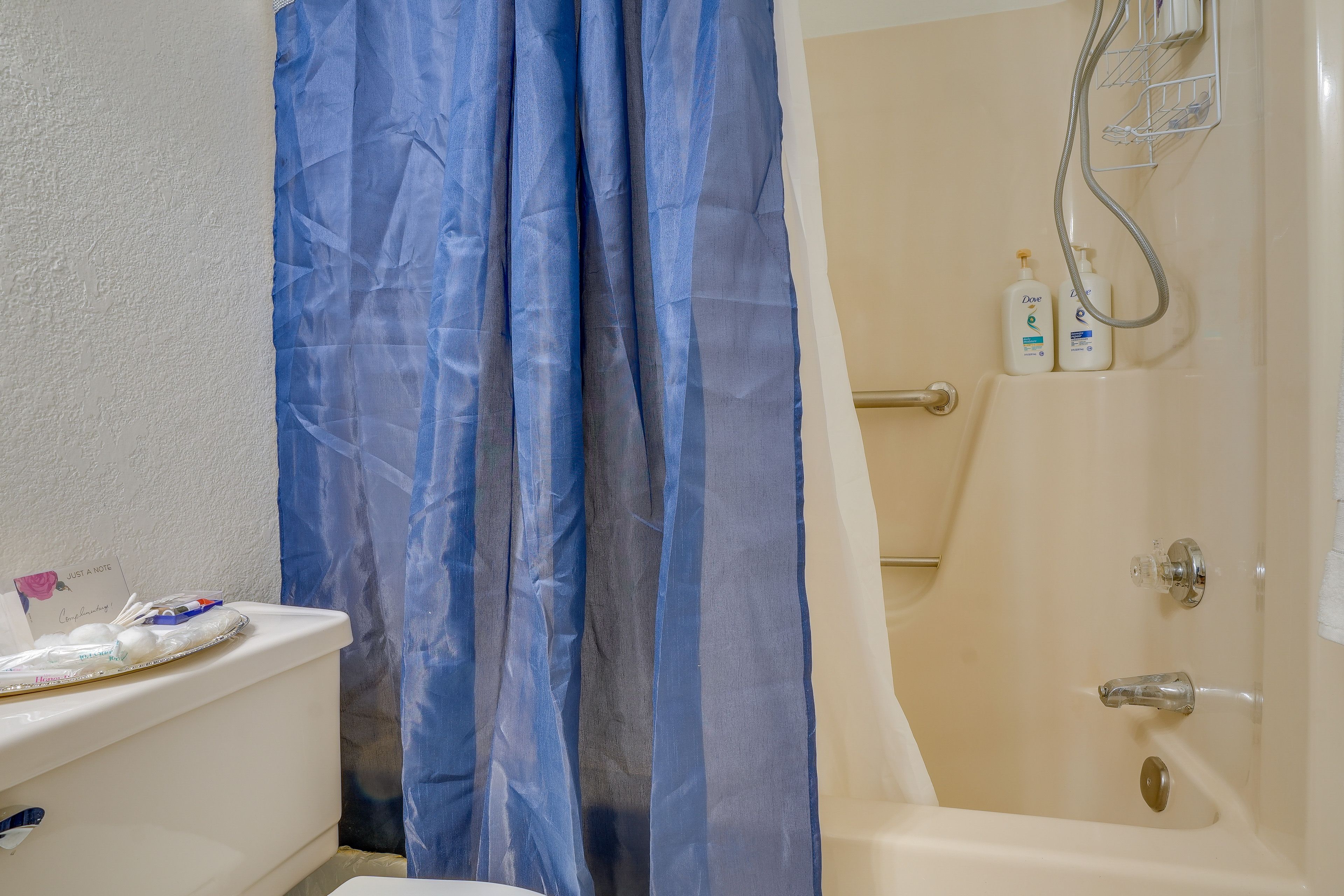 Full Bathroom | Towels Provided | Grab Rails in Shower