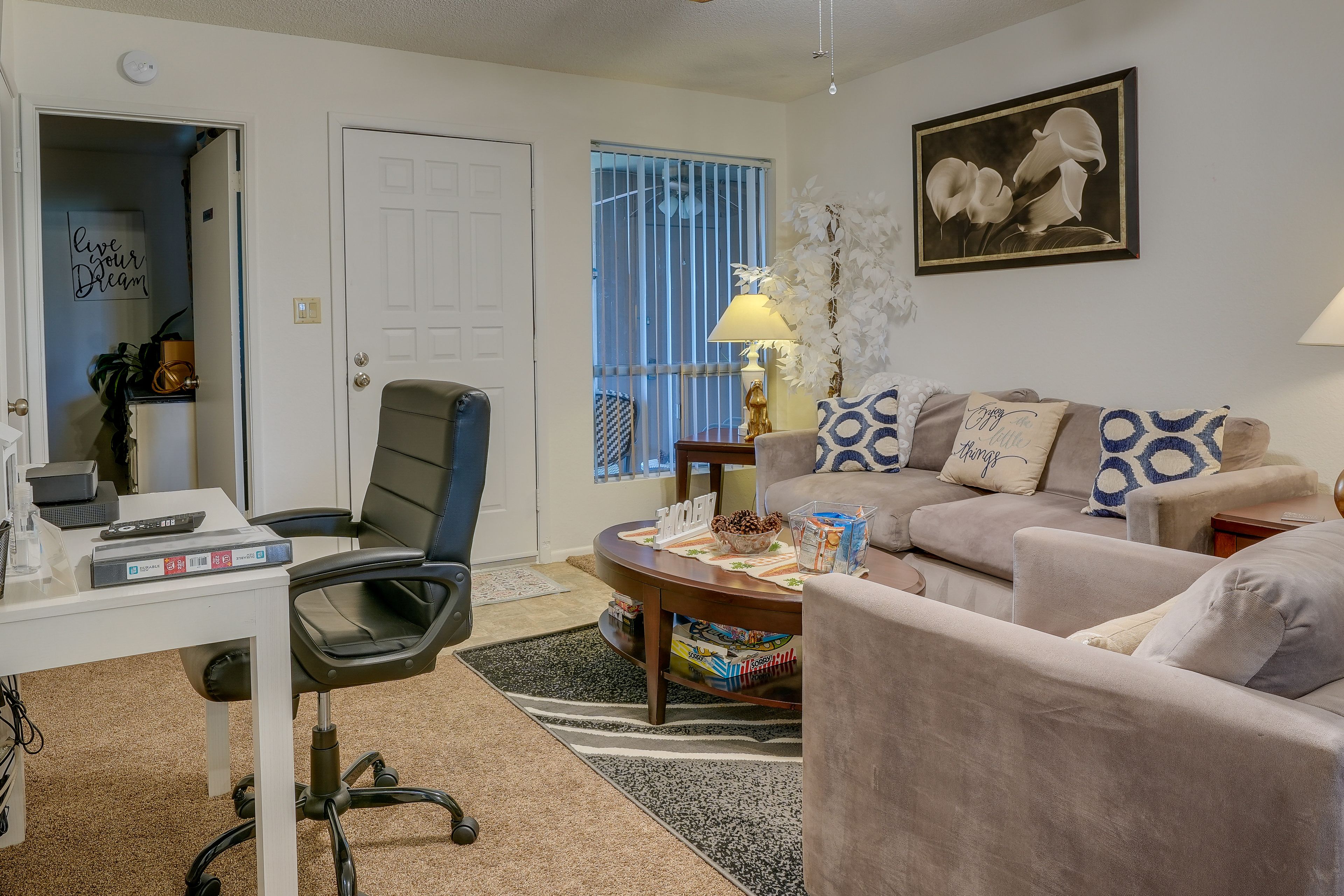 Peoria Vacation Rental | 2BR | 2BA | 863 Sq Ft | Step-Free Access