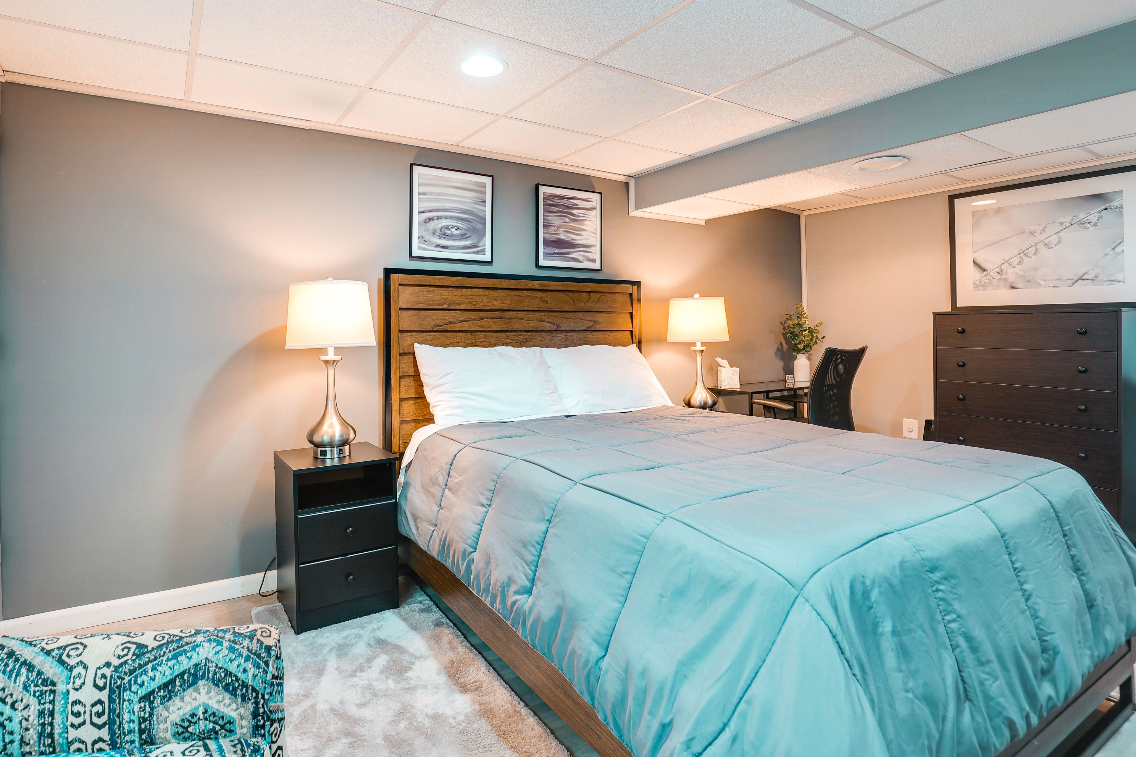 Bedroom | Queen Bed | Linens Provided