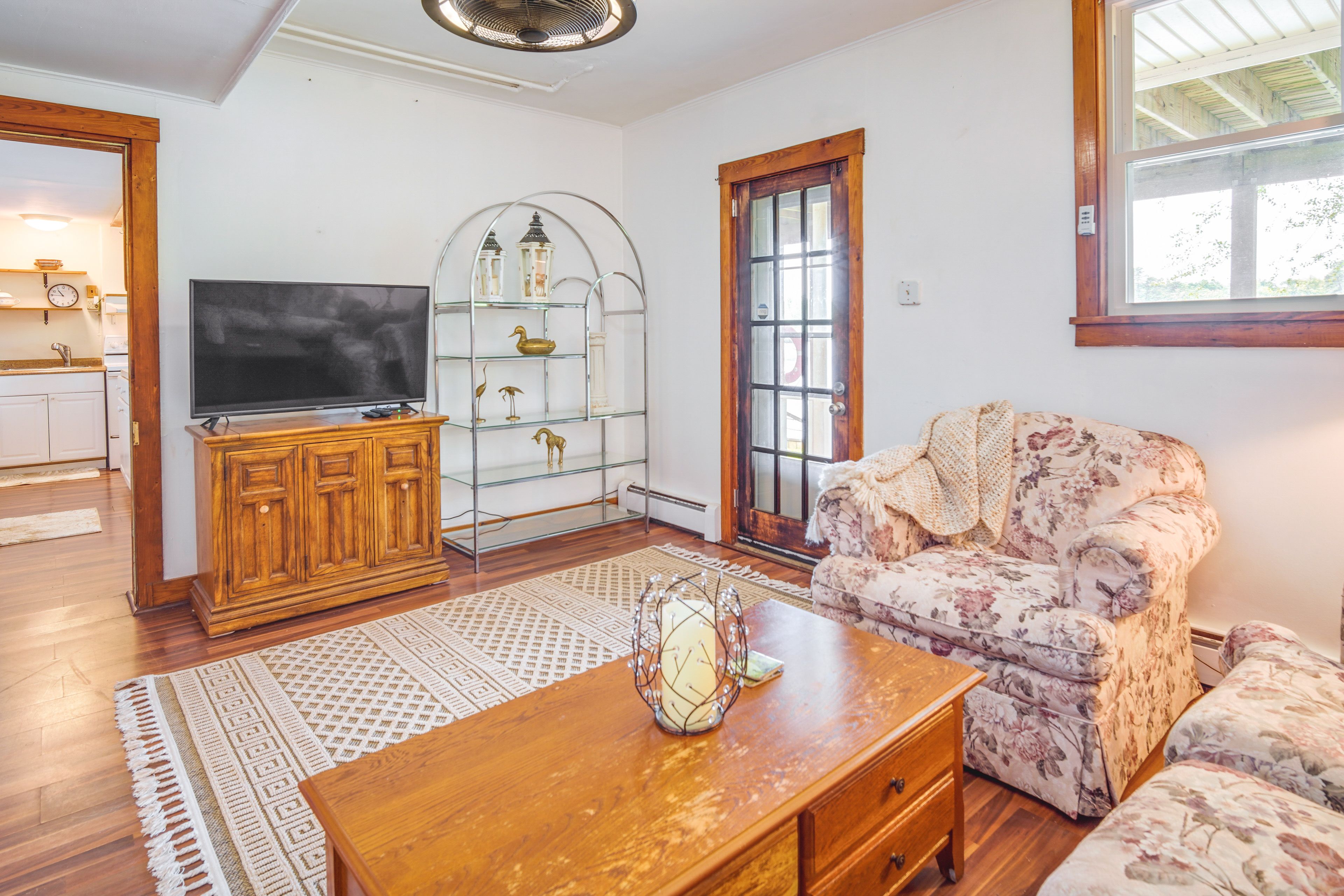 Living Room | Free WiFi | Smart TV w/ Cable