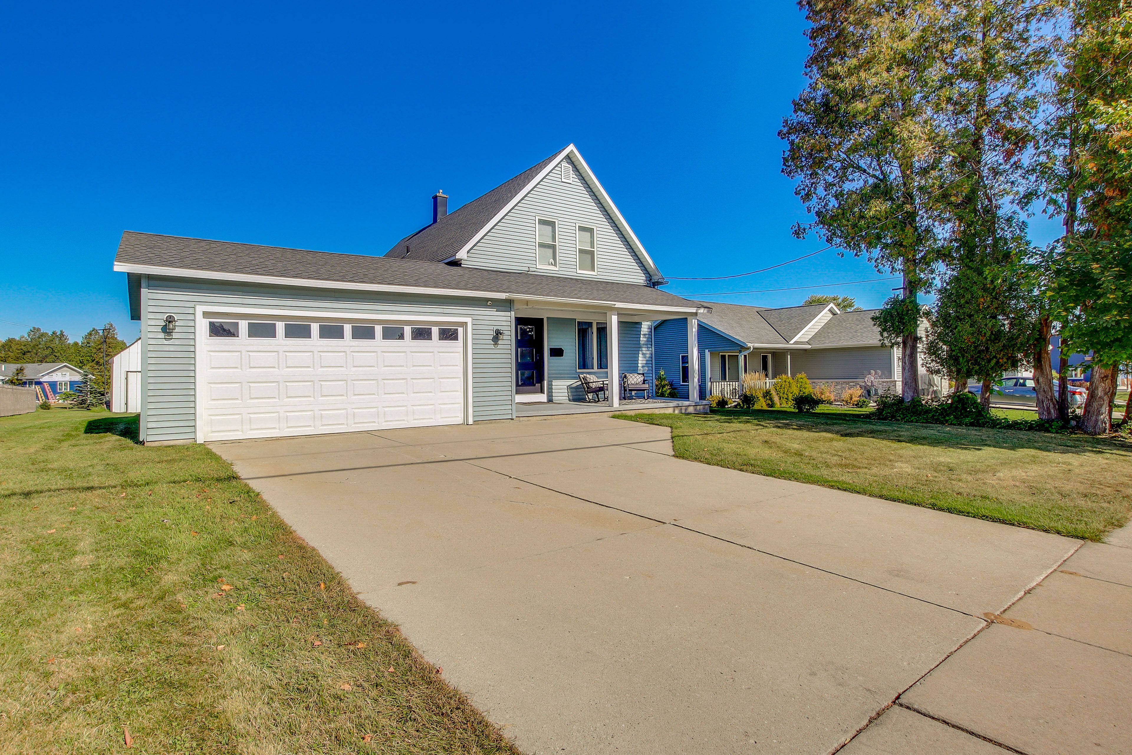 Parking | Garage (2 Vehicles) | Driveway (2 Vehicles) | Street Parking